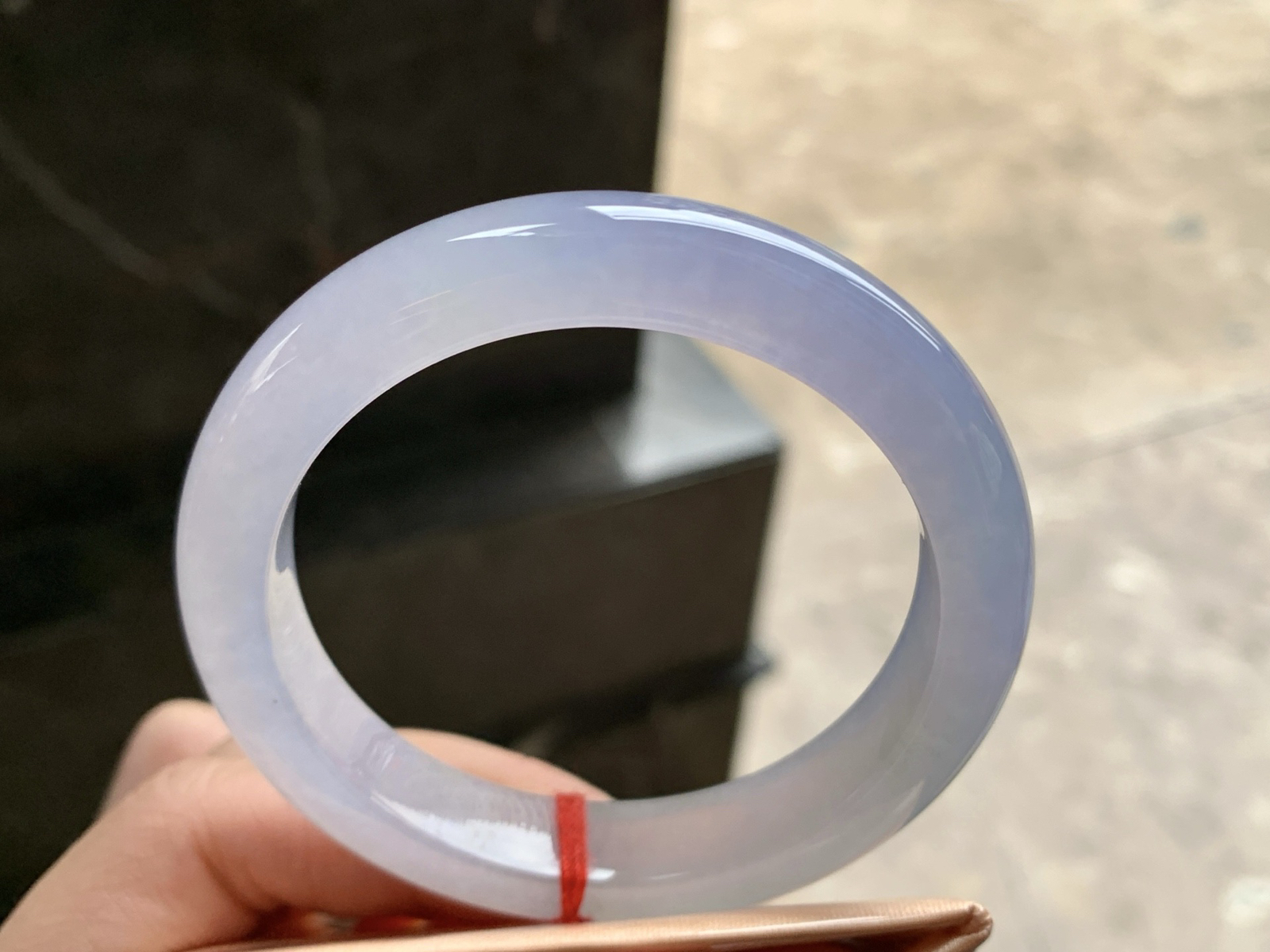 54.5-11.2-8.6

冰紫手镯^_^清新冰透