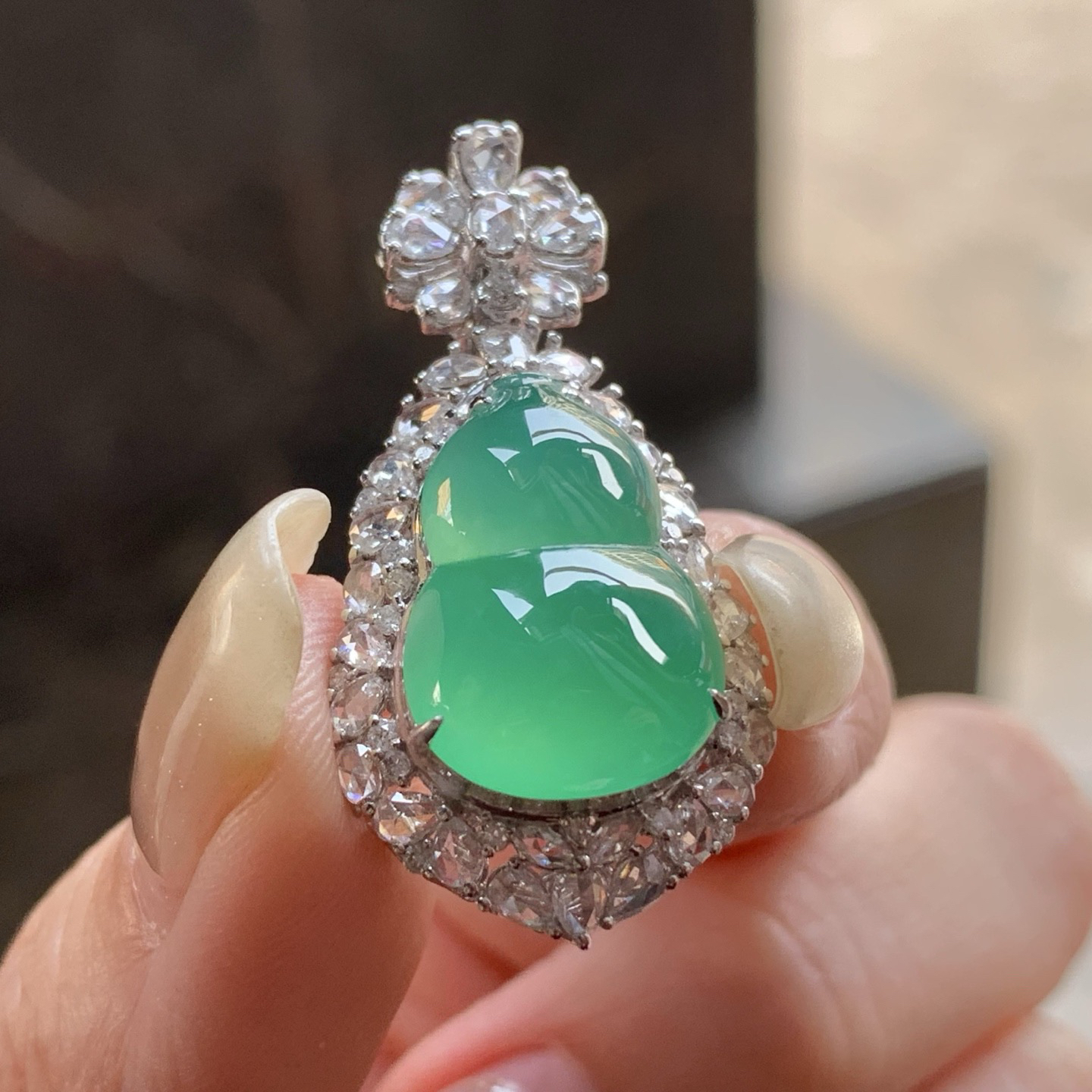 冰种甜绿葫芦
种色俱佳 真金镶嵌