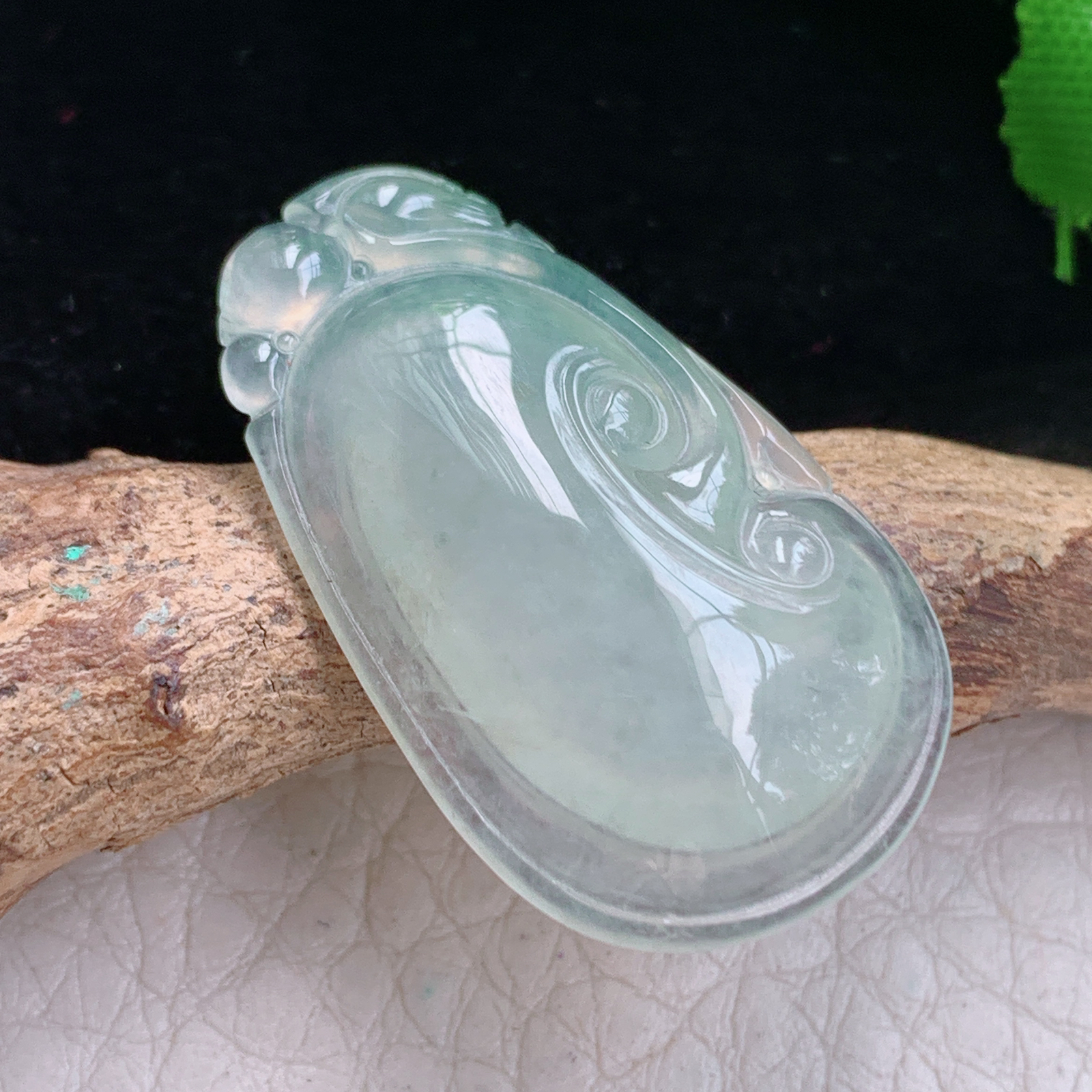 gp实拍31.5*18.8*5.5缅甸天然翡翠冰晴饱满玉如意吊坠如意项坠