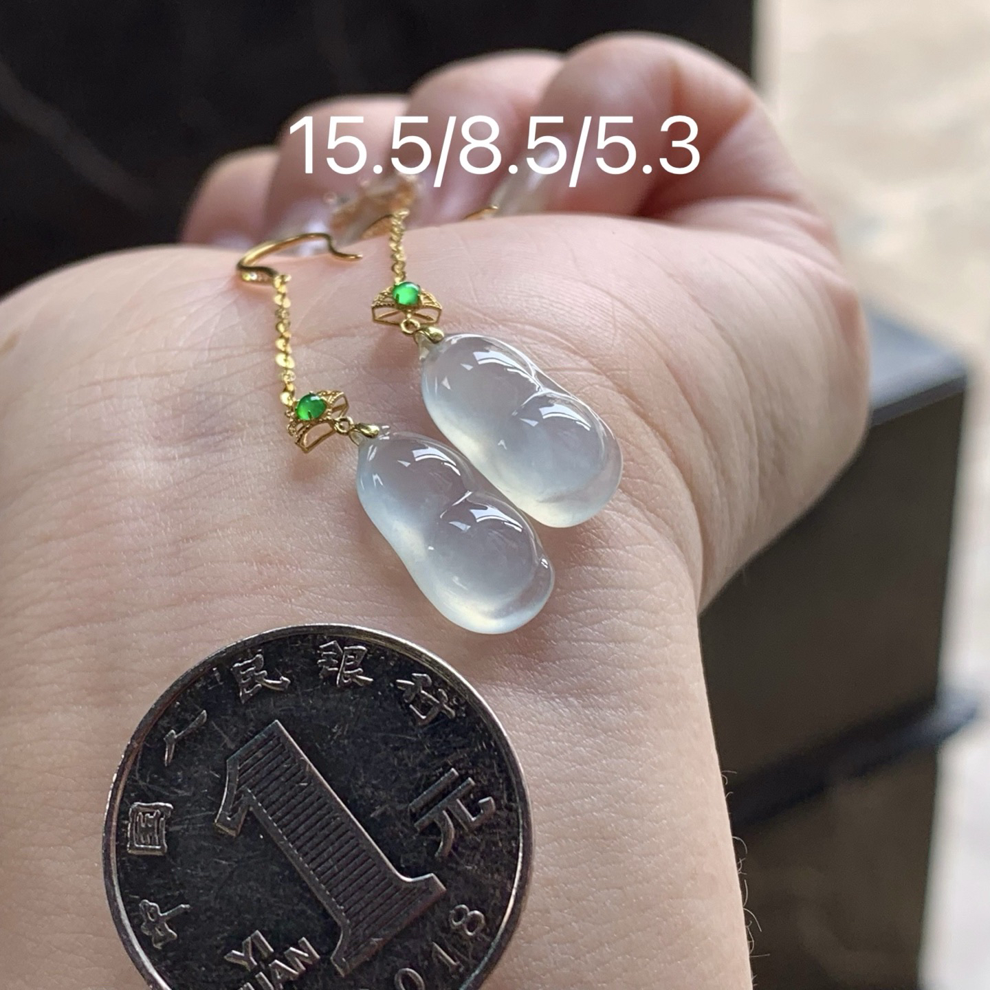 冰种福豆耳坠
种好水足 真金镶嵌