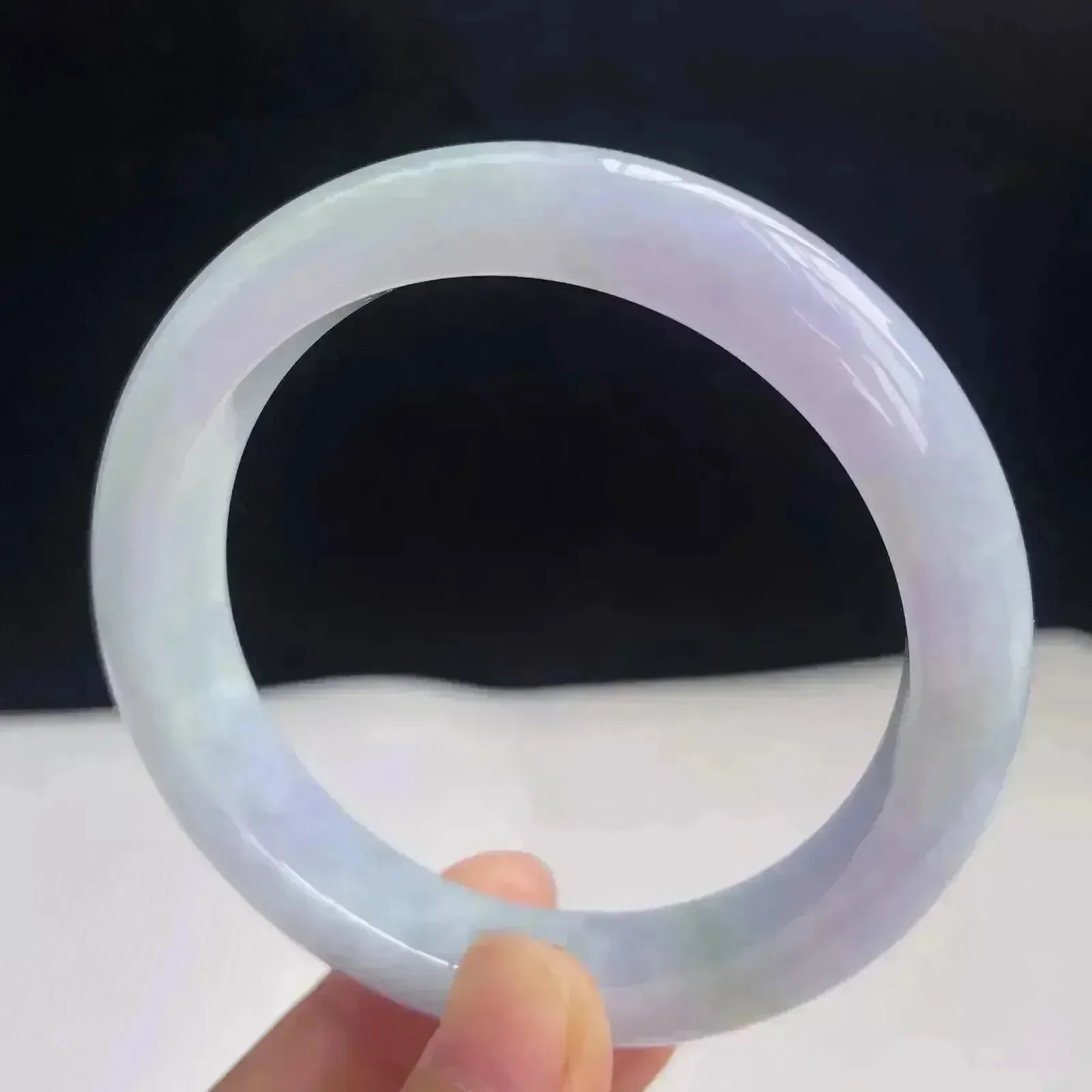 自然光拍摄56.7mm天然翡翠淡紫罗兰好种水正圈手镯 56.31克