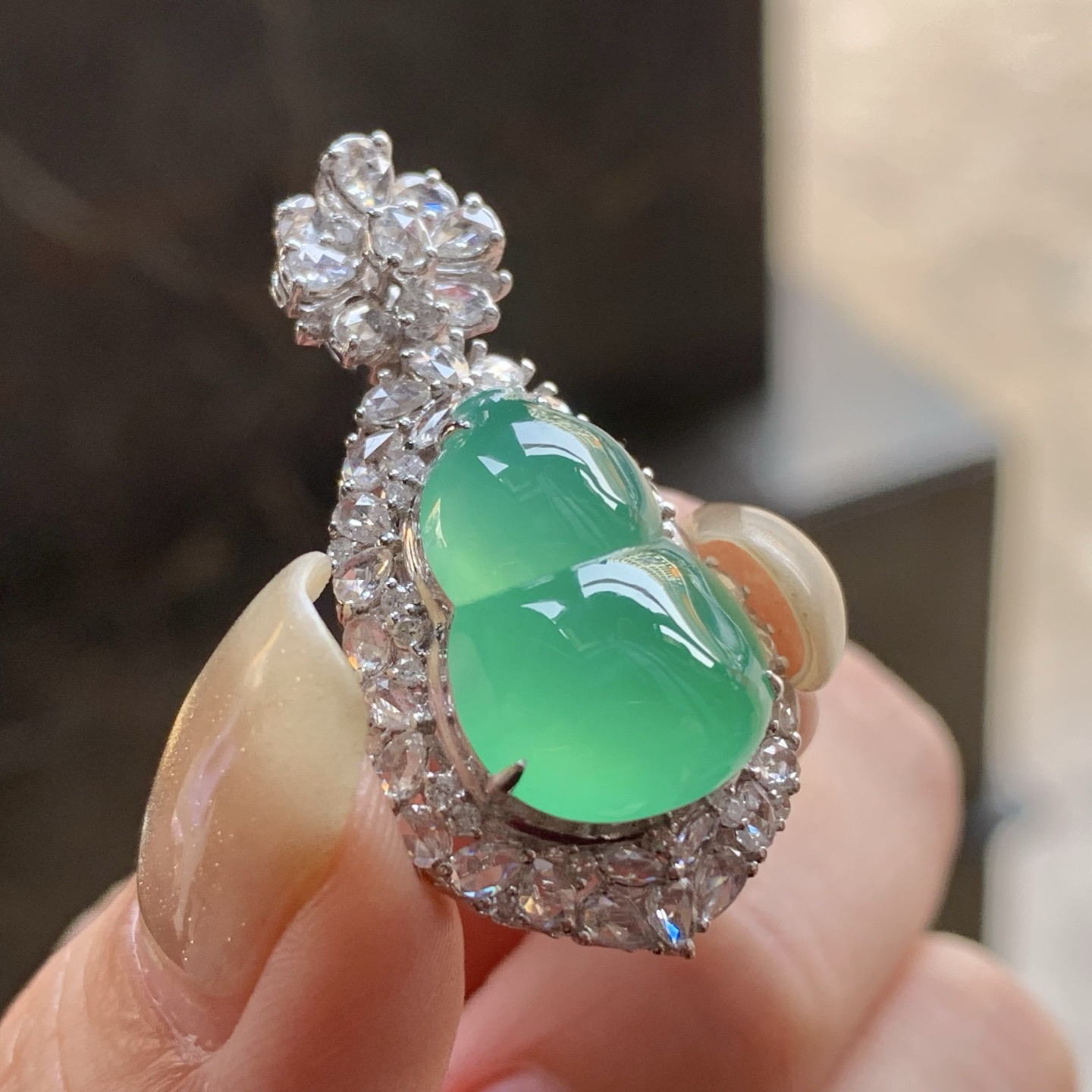 冰种甜绿葫芦
种色俱佳 真金镶嵌