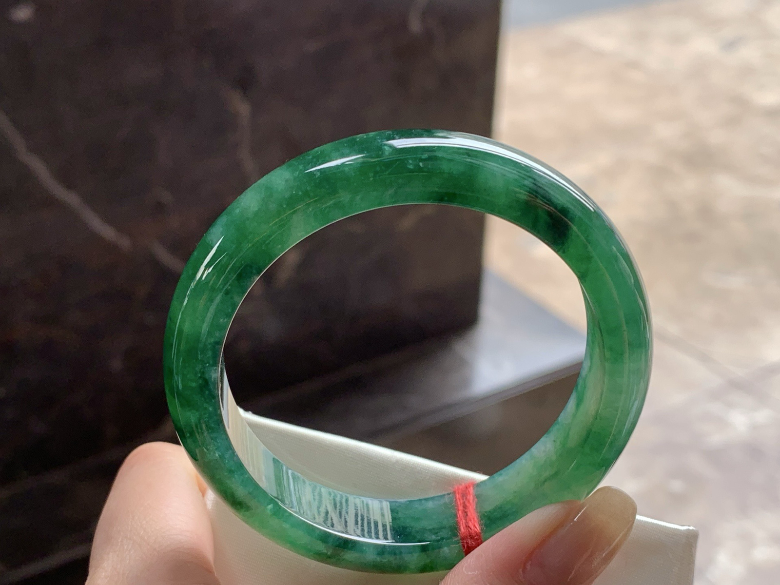 晴绿手镯
颜色漂亮 53.8/12.7/8mm