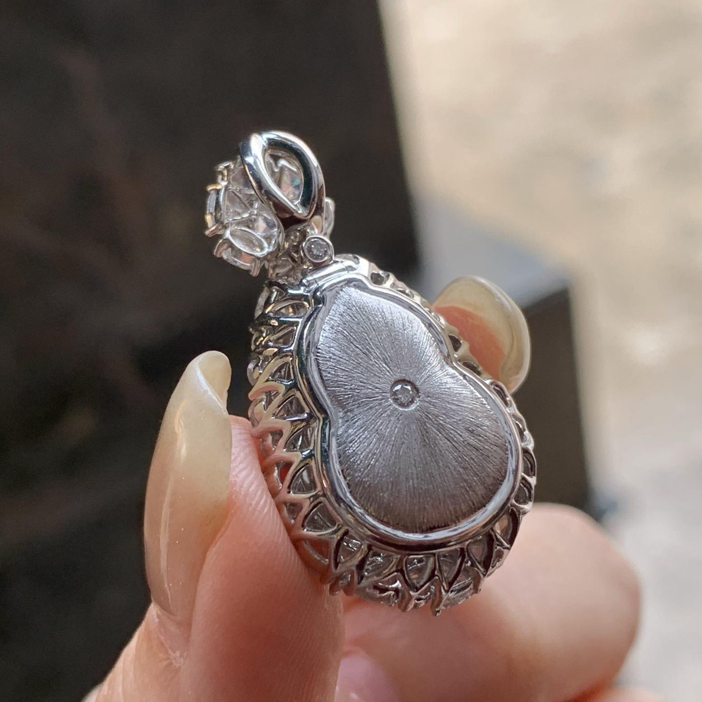 冰种阳绿葫芦
种色俱佳 真金镶嵌