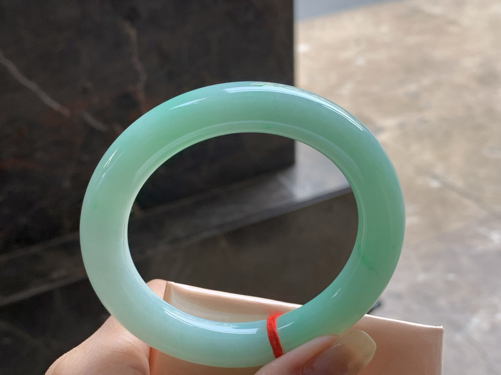 糯种带色福镯
细腻清爽 56.8/11.3/11.4mm