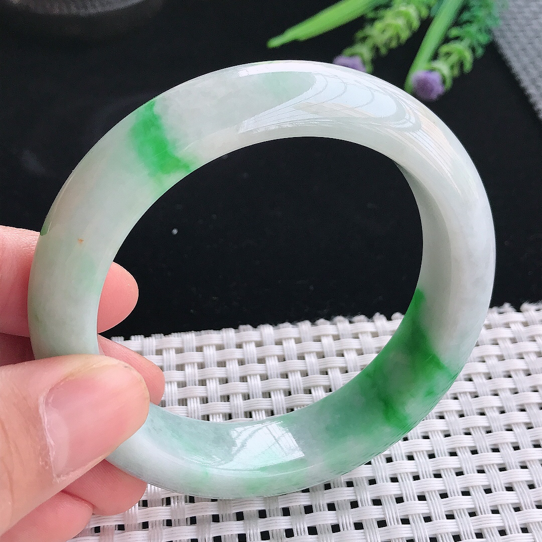 实拍天然翡翠57.5/15/9.6老坑精美温润辣阳绿手镯翡翠玉镯手环