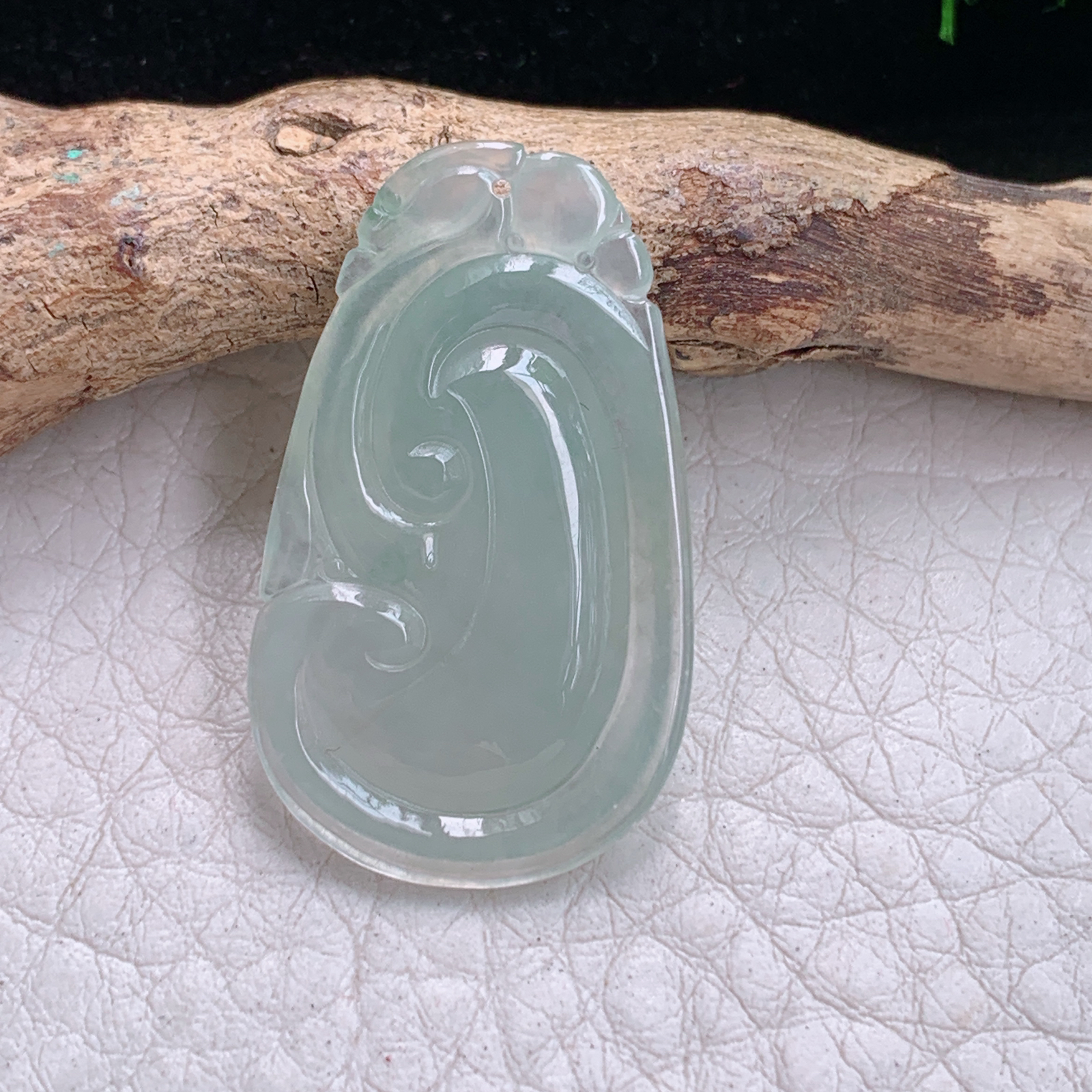 gp实拍31.5*18.8*5.5缅甸天然翡翠冰晴饱满玉如意吊坠如意项坠