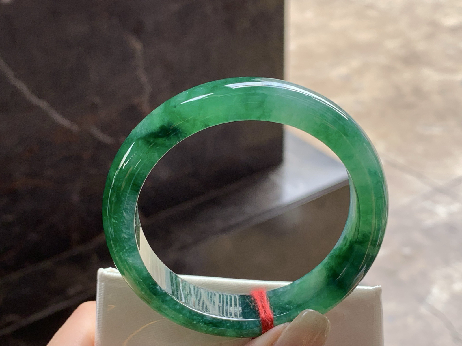 晴绿手镯
颜色漂亮 53.8/12.7/8mm