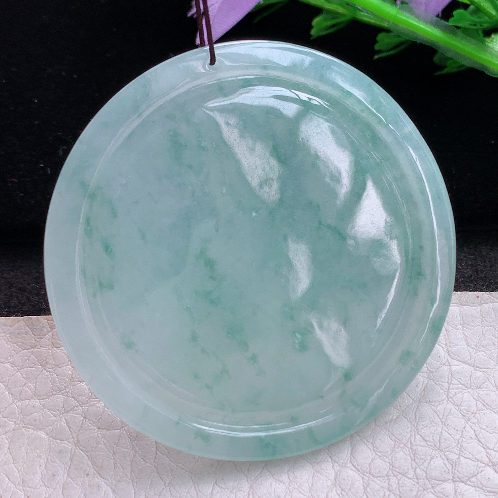 ktj实拍53*5.6缅甸天然翡翠冰飘花扭转乾坤 生肖牛圆牌玉项坠 玉挂件