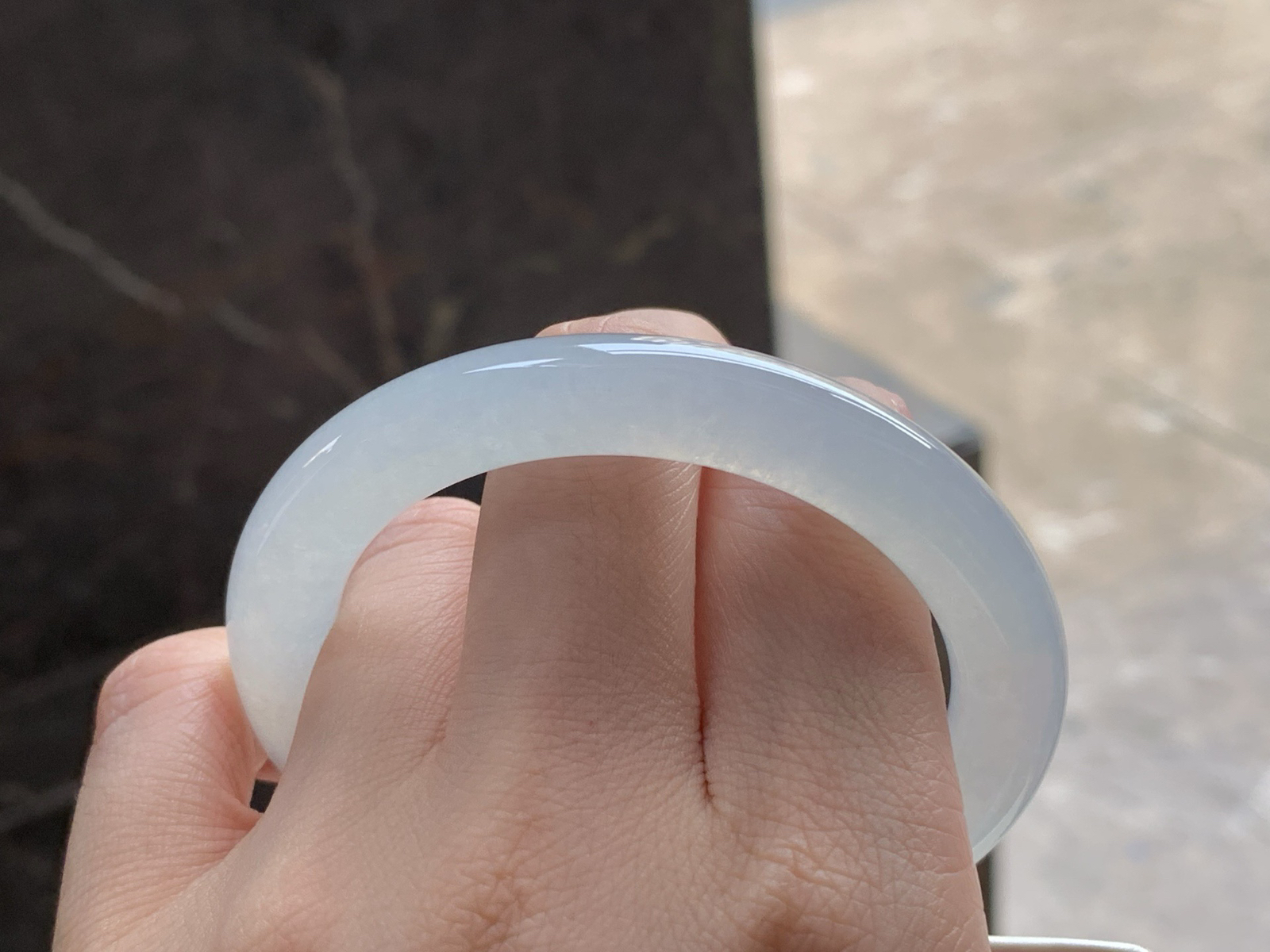 冰种圆条手镯
种好水足 53.5/8.7/9.4mm