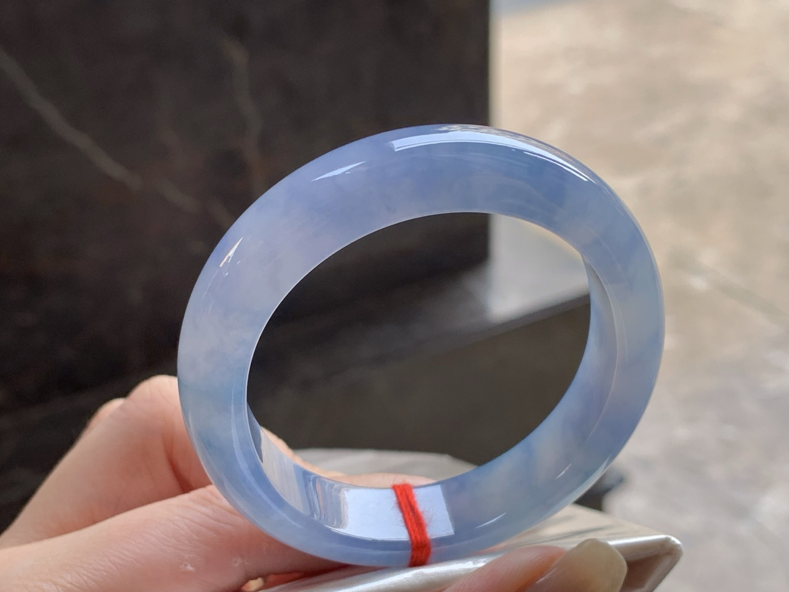 冰紫花贵妃镯
水润独特 55.2/11.7/7.9mm