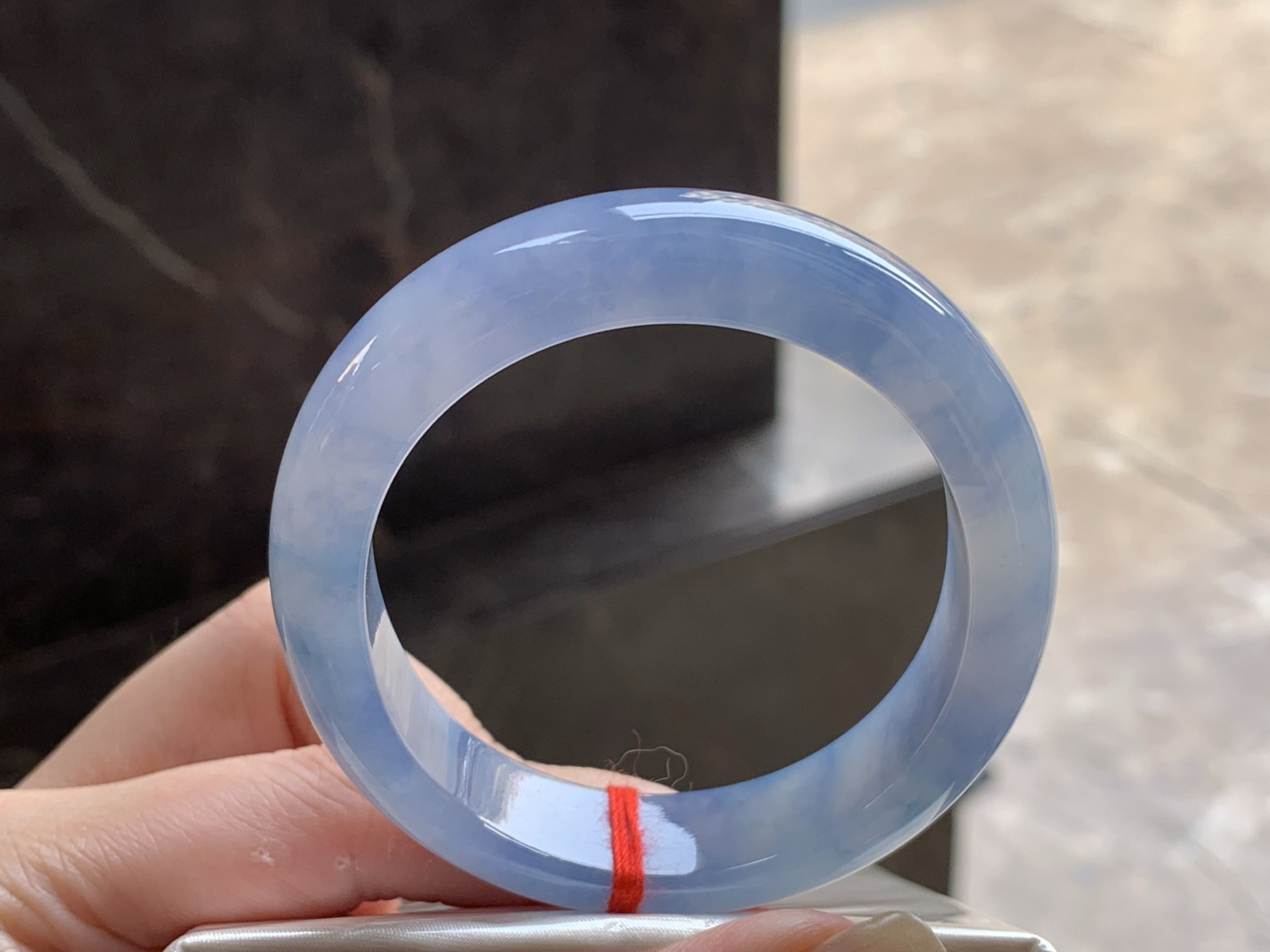 冰紫花贵妃镯
水润独特 55.2/11.7/7.9mm