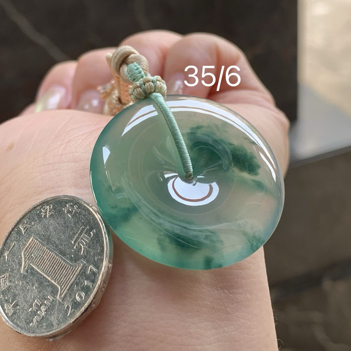 冰种飘花平安扣
底色漂亮 种好