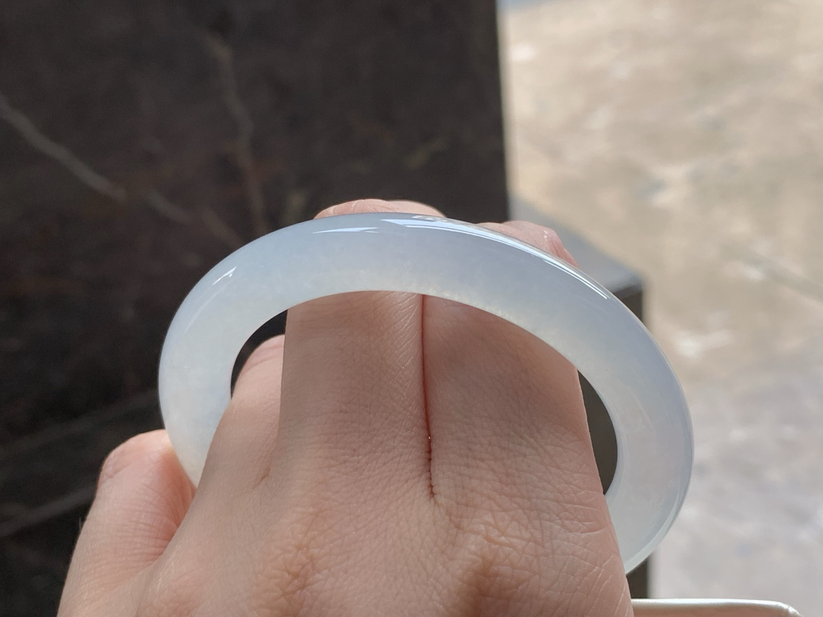 冰种圆条手镯
种好水足 53.5/8.7/9.4mm