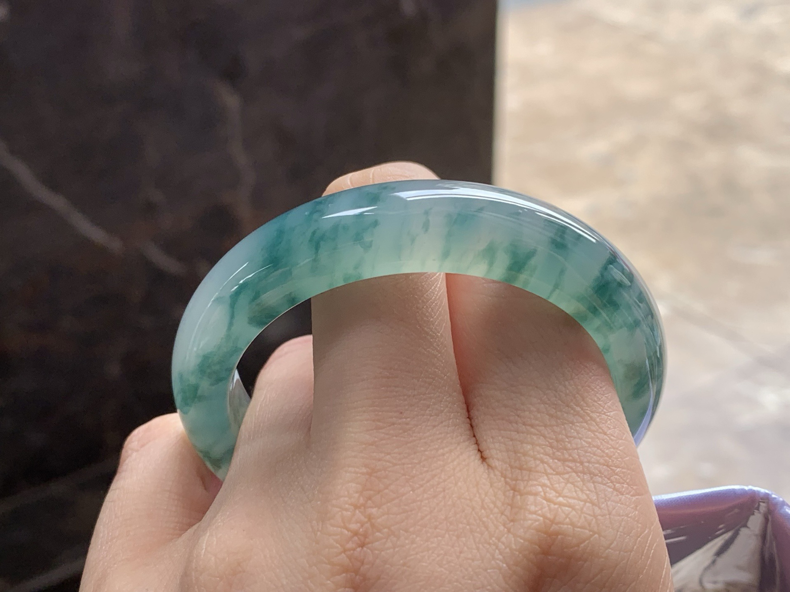 冰种飘花手镯
种好飘花灵动 51/12.5/8.1mm