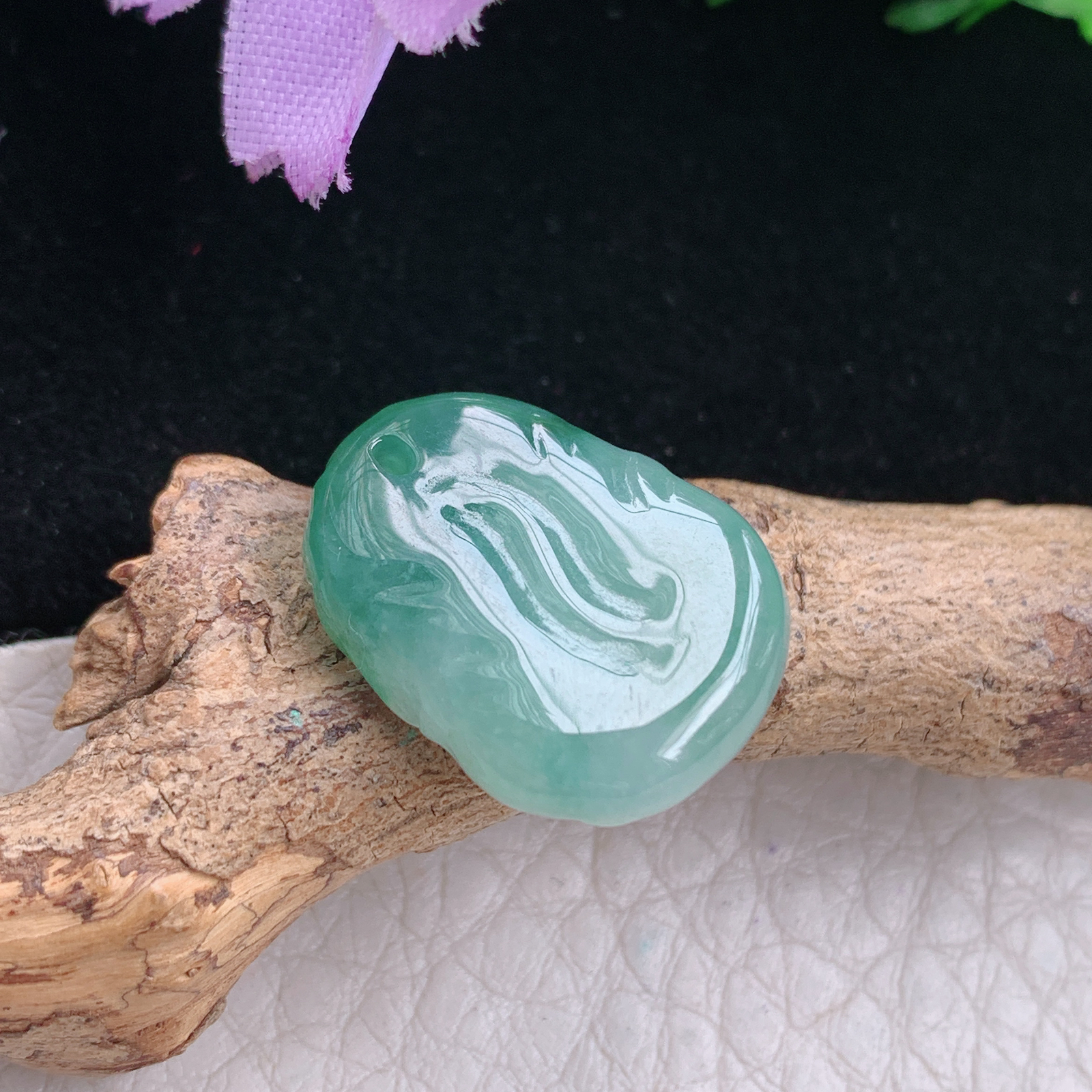 ktj实拍19.3*14.8*5.5缅甸天然翡翠冰飘花宝宝款生肖兔子玉项坠 玉挂件