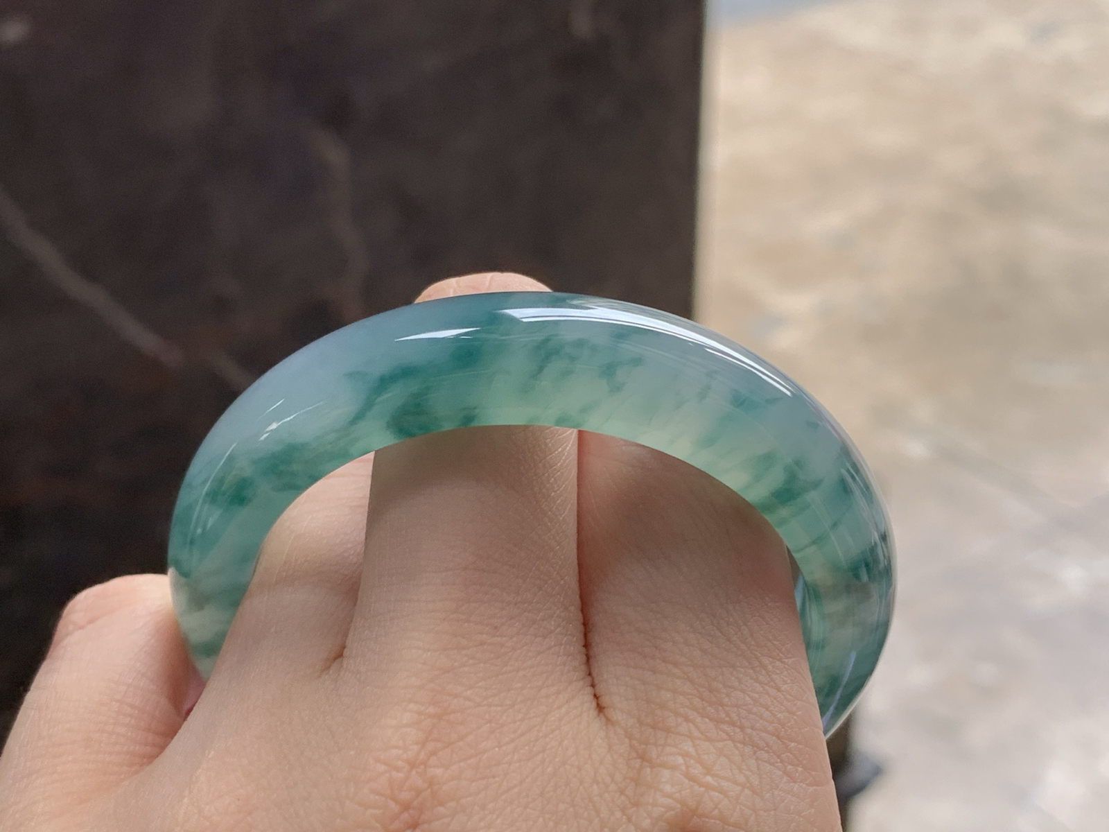 冰种飘花手镯
种好飘花灵动 51/12.5/8.1mm