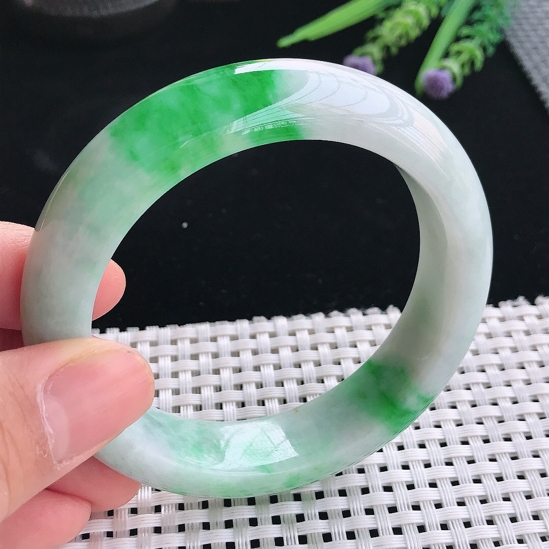 实拍天然翡翠57.5/15/9.6老坑精美温润辣阳绿手镯翡翠玉镯手环