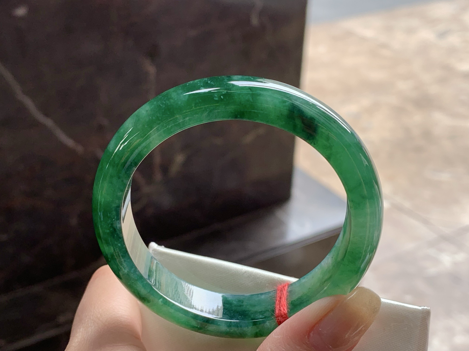 晴绿手镯
颜色漂亮 53.8/12.7/8mm