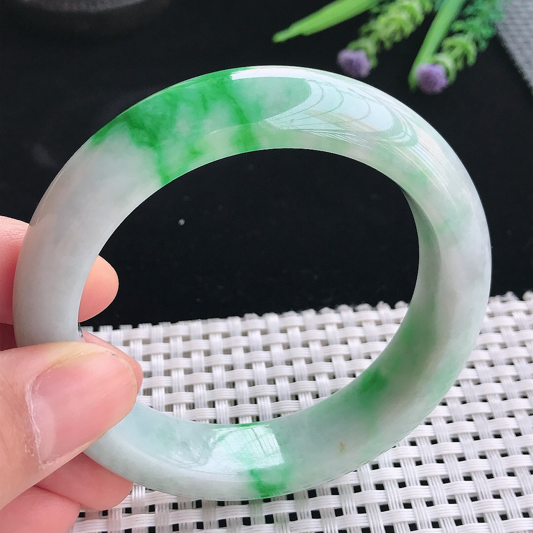 实拍天然翡翠57.5/15/9.6老坑精美温润辣阳绿手镯翡翠玉镯手环