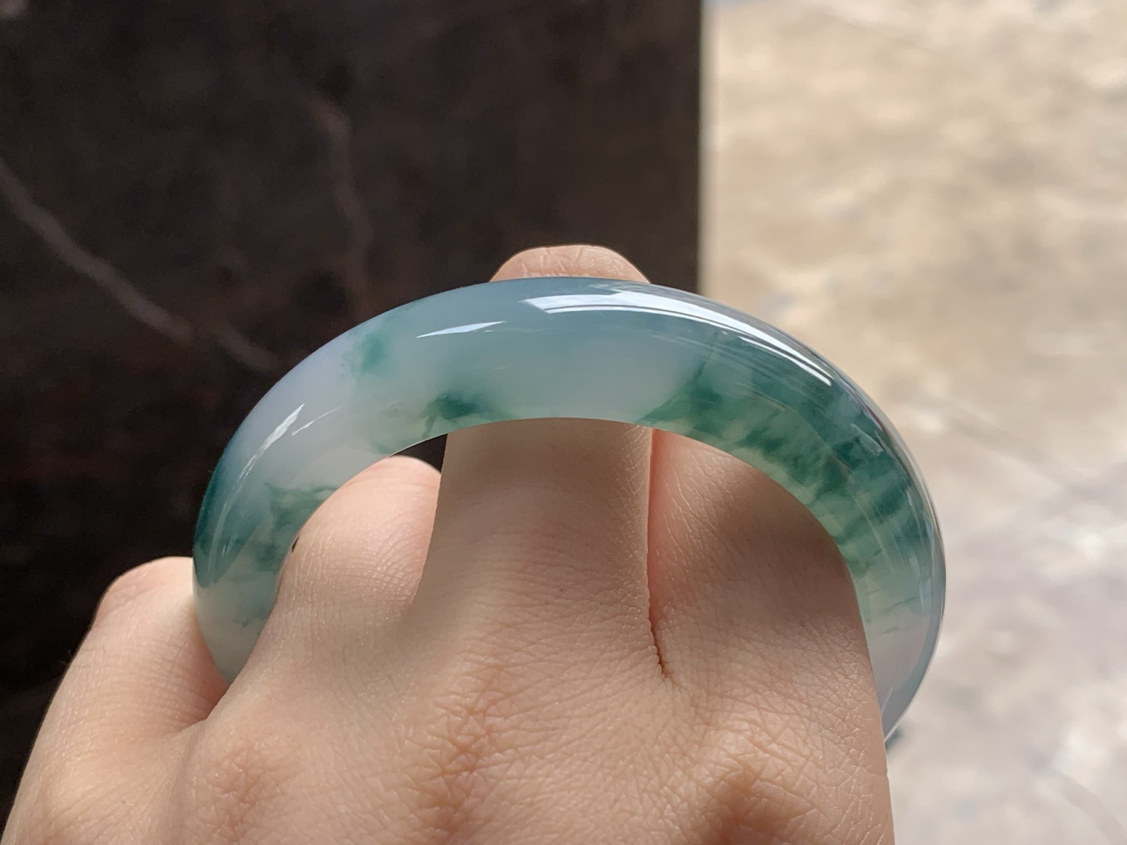 糯冰飘花手镯
种好水润 53.2/13.7/8.4mm