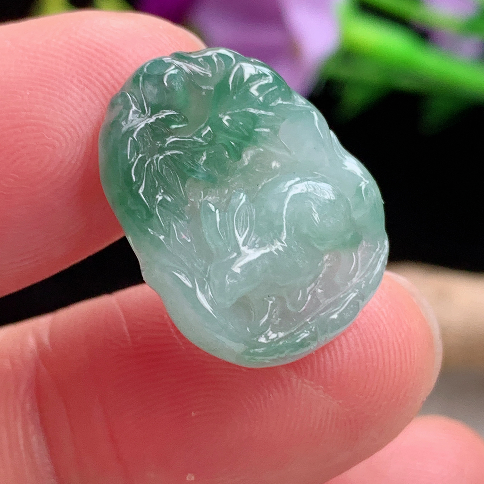 ktj实拍19.3*14.8*5.5缅甸天然翡翠冰飘花宝宝款生肖兔子玉项坠 玉挂件