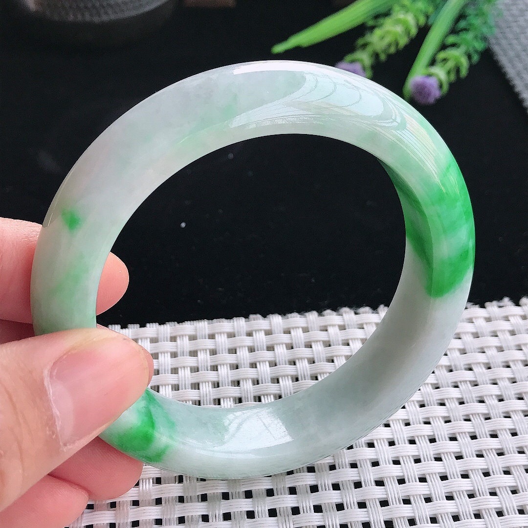 实拍天然翡翠57.5/15/9.6老坑精美温润辣阳绿手镯翡翠玉镯手环