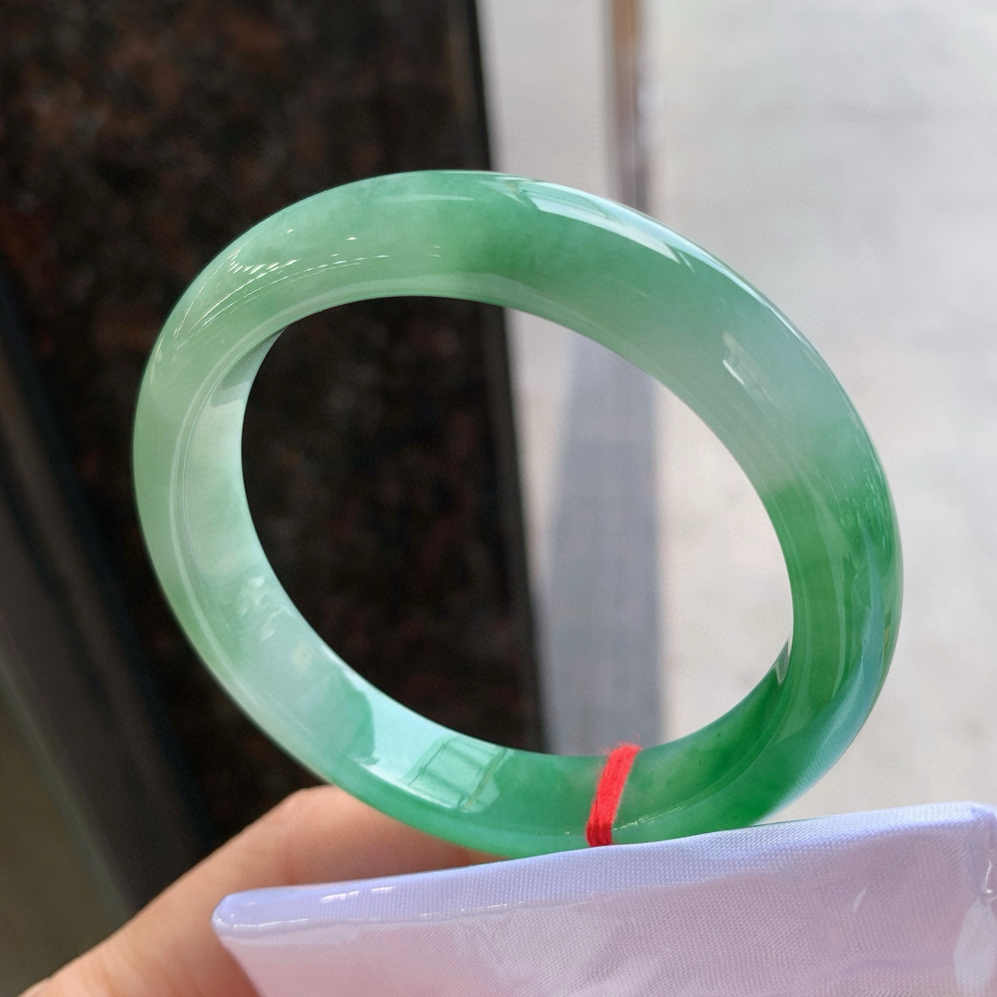 正圈飘绿 有纹 尺寸：54.2/10.9/7.8 色辣