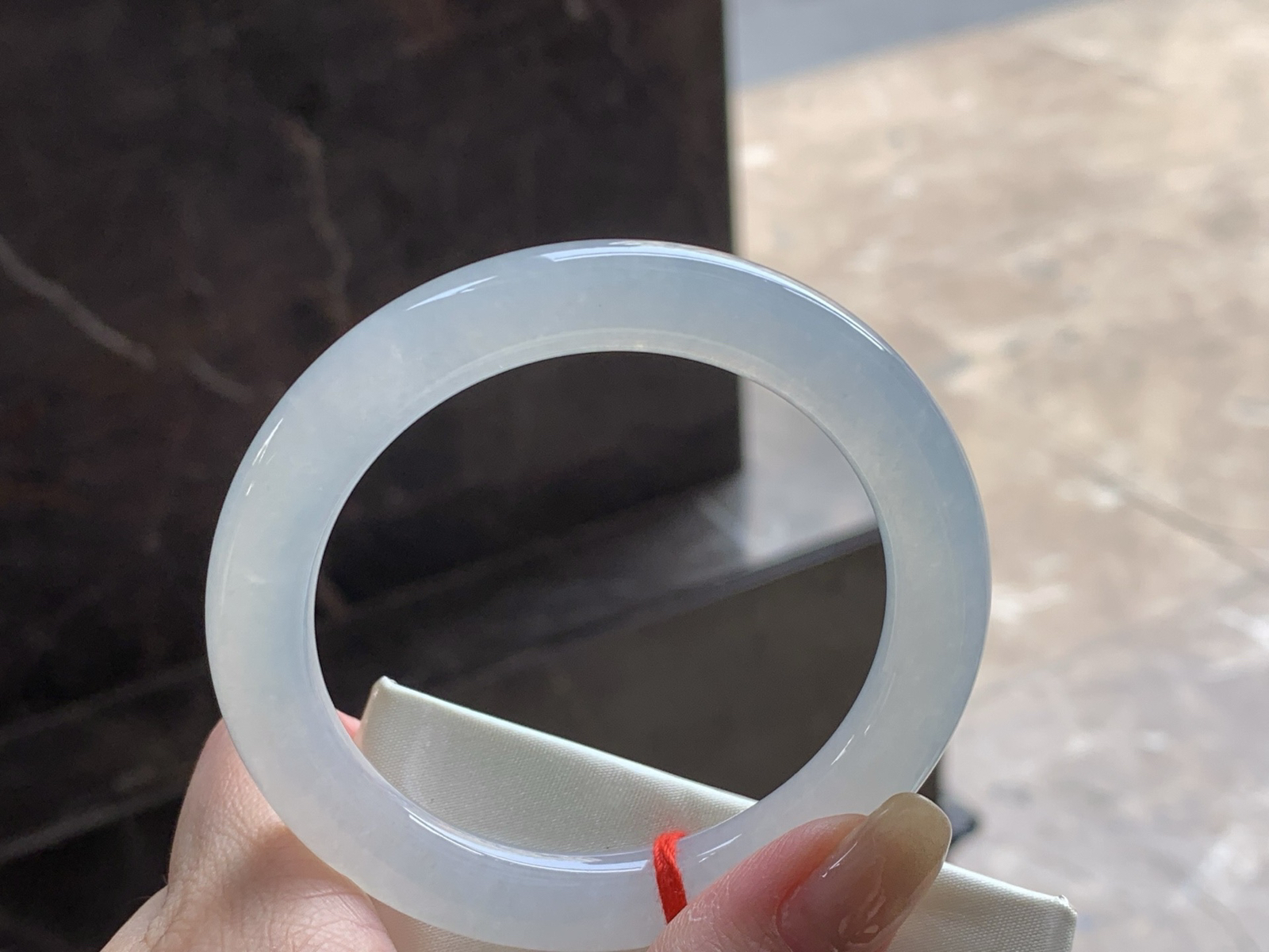 冰种圆条手镯
种好水足 53.5/8.7/9.4mm