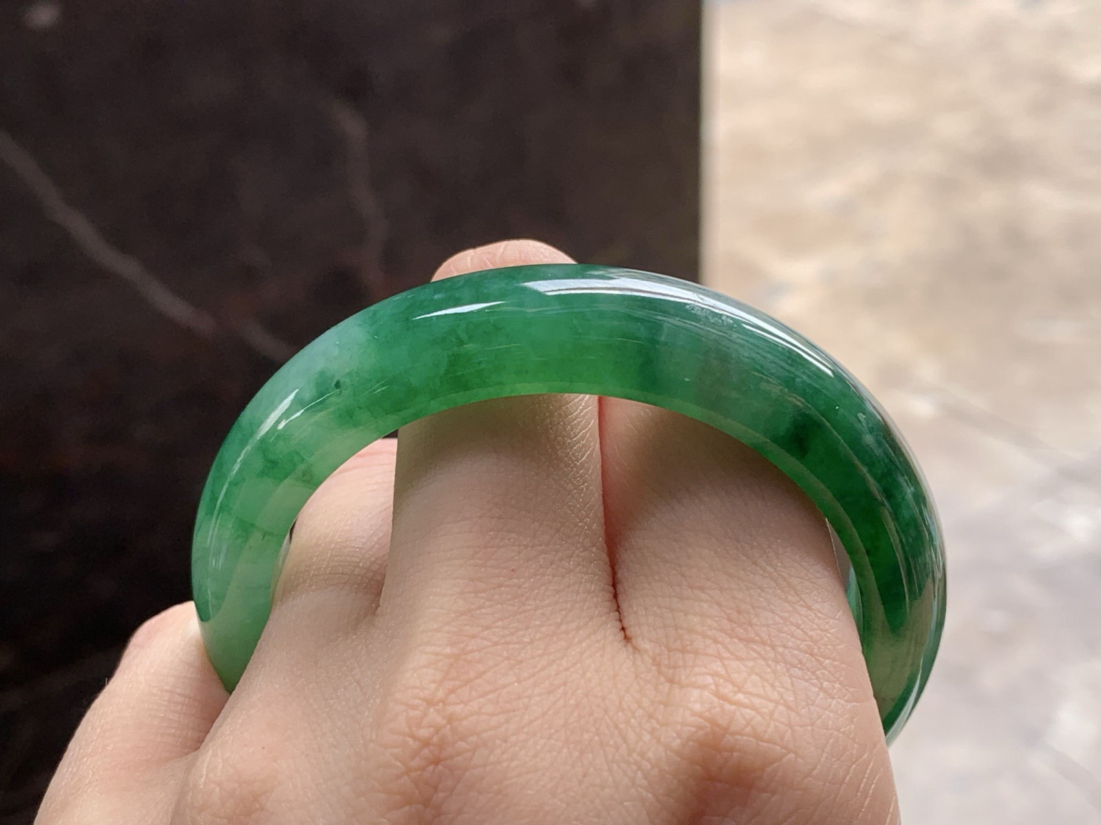 晴绿手镯
颜色漂亮 53.8/12.7/8mm