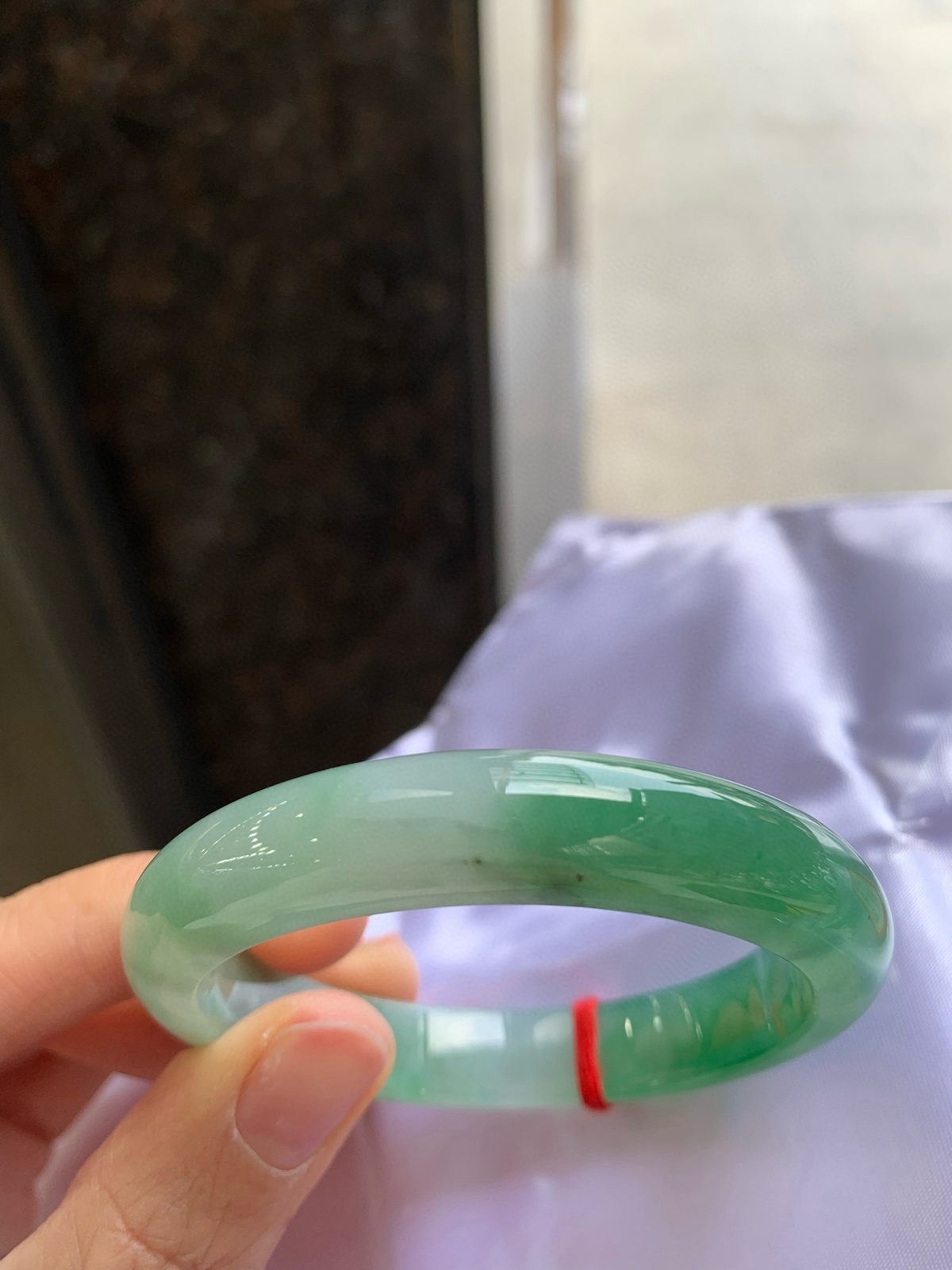 正圈飘绿 有纹 尺寸：54.2/10.9/7.8 色辣