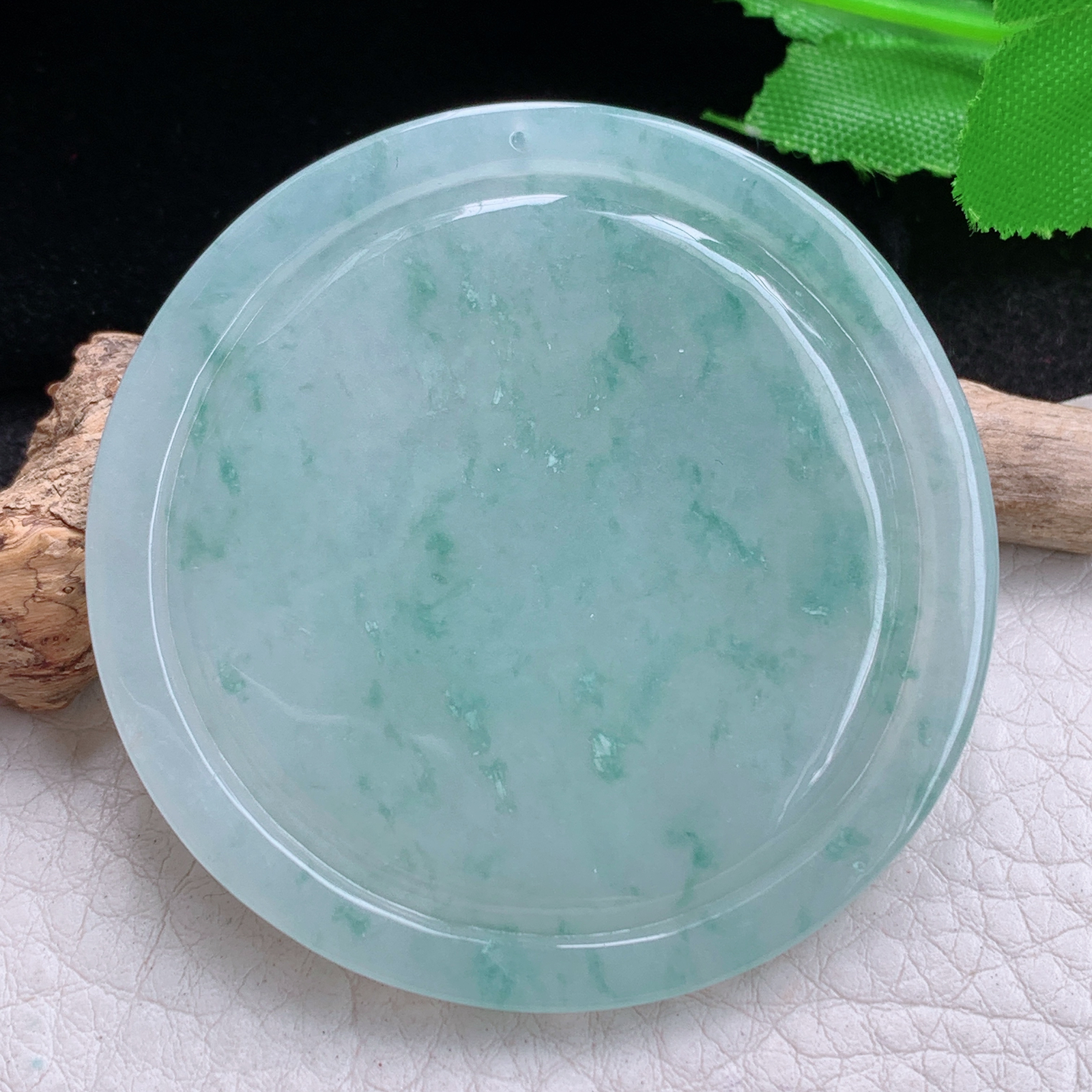 ktj实拍53*5.6缅甸天然翡翠冰飘花扭转乾坤 生肖牛圆牌玉项坠 玉挂件