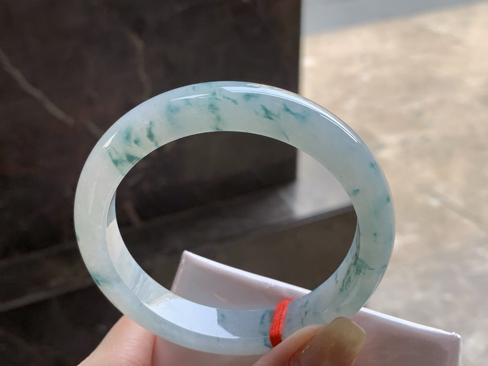 糯冰飘花手镯
种好水润 58.3/12/8.3mm