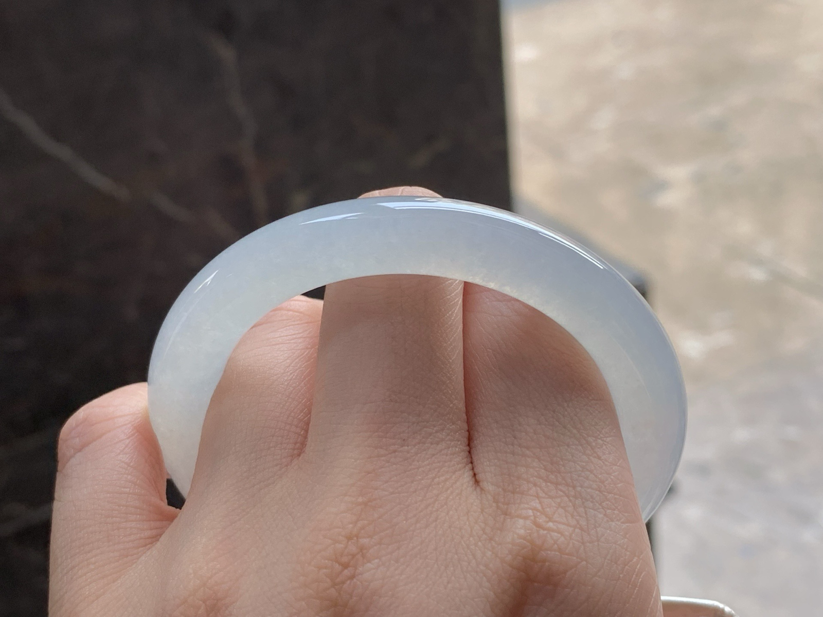 冰种圆条手镯
种好水足 53.5/8.7/9.4mm