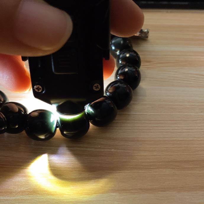 新疆和田玉黑青塔青老型珠手串 单颗尺寸11/12重52克。玉质细腻油润。手推出油。佩戴高端典雅。lt251227