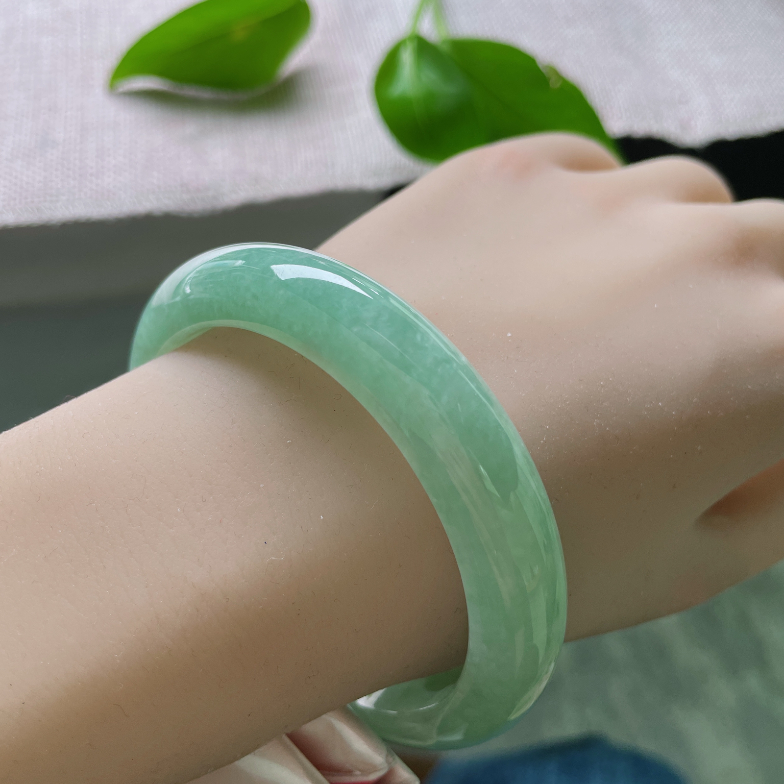 57.8/12.6/8.7果绿正圈，水润，青春年华，秀丽倾心，完美