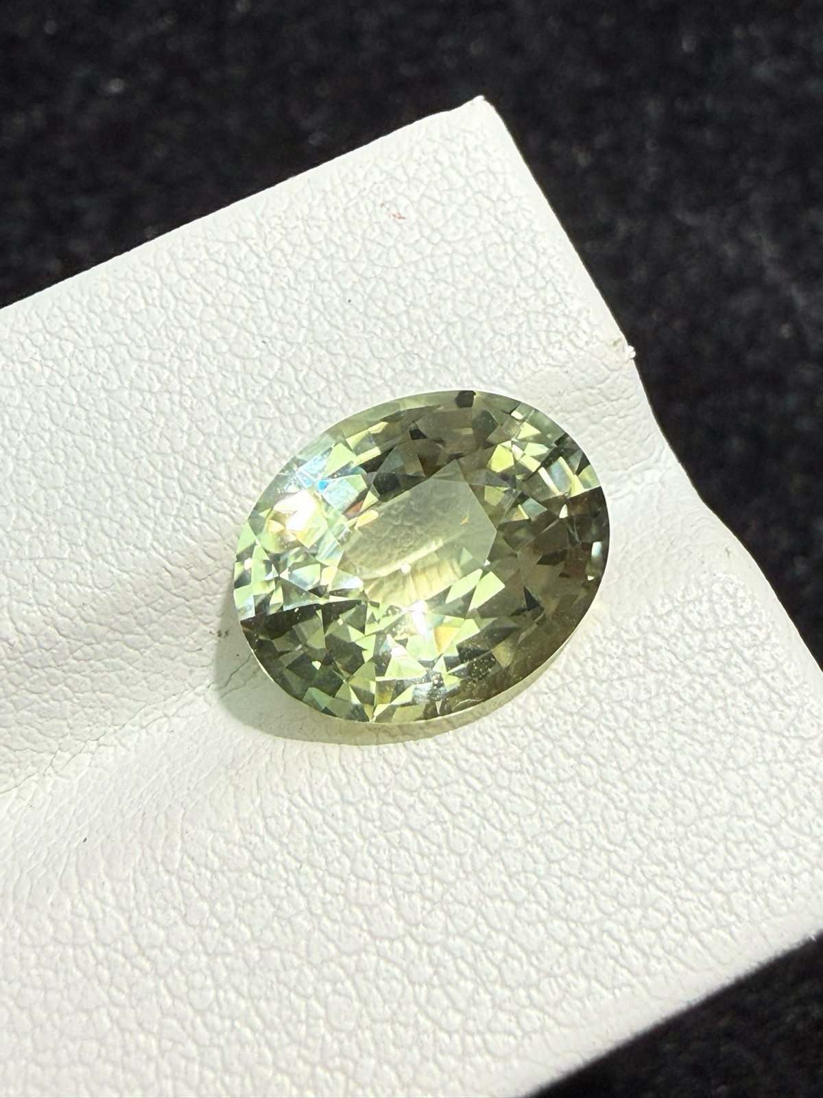 5.18ct天然碧玺裸石，尺寸12.5*10.1*6.7 毫米，晶体通透，颜色美艳