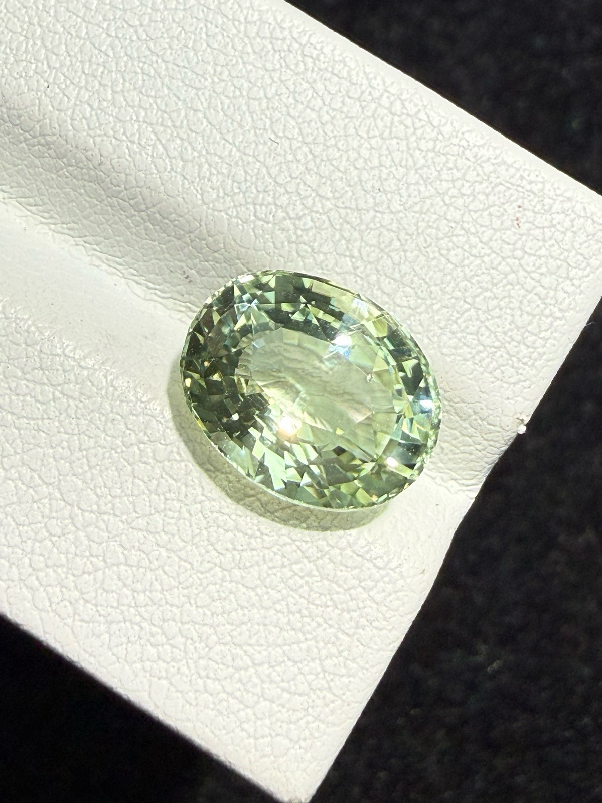 5.165ct天然碧玺裸石，尺寸12*9.5*6.8 毫米，晶体通透，颜色美艳