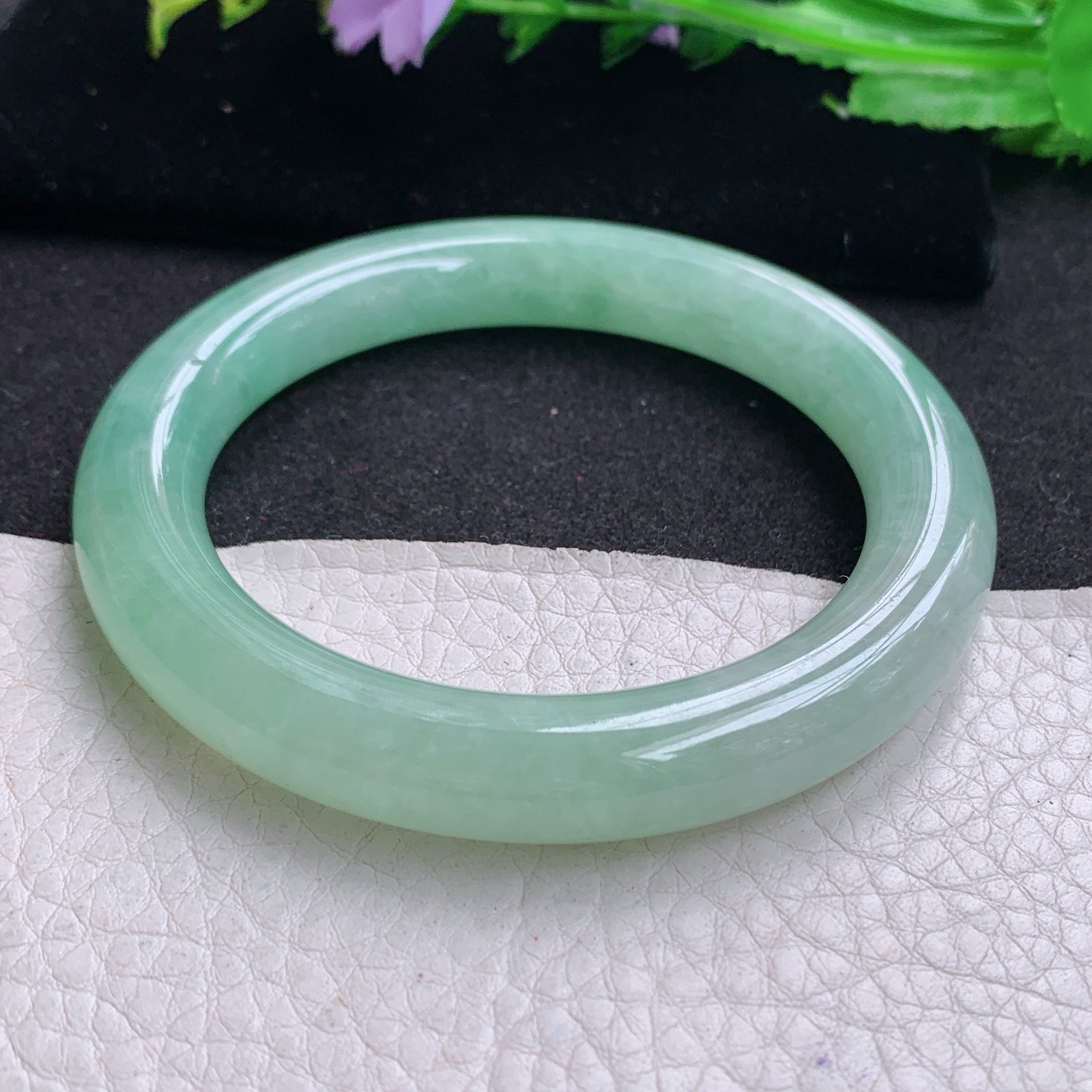 yw 实拍56.5*10.3美人镯 天然缅甸翡翠A货玉手镯冰甜绿圆条玉手环