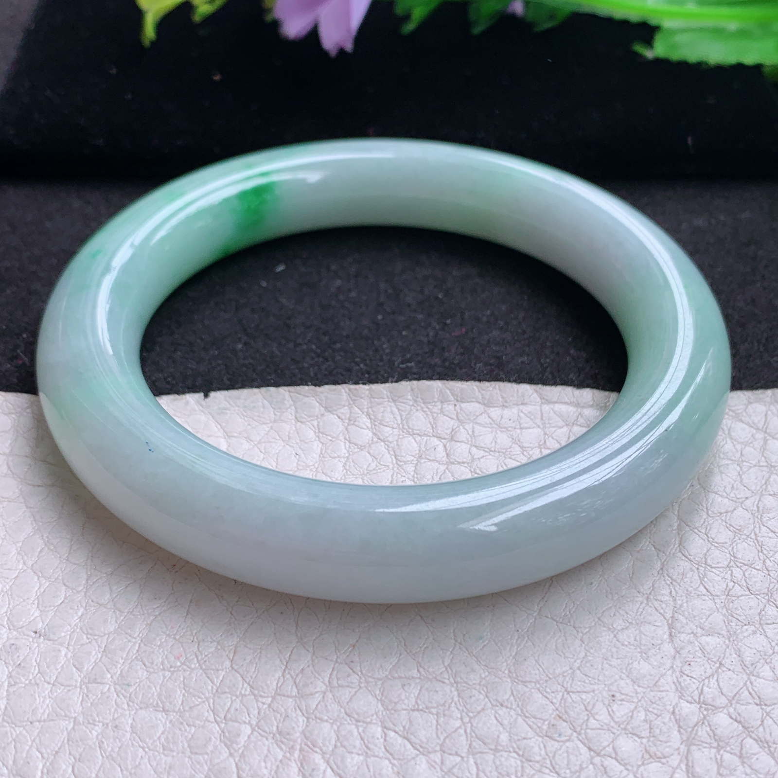 ee实拍56*10.8美人镯 天然缅甸翡翠A货玉手镯胶感飘绿花圆条玉手环