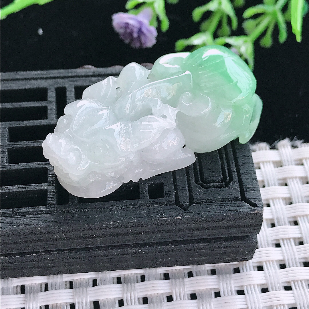 实拍A货翡翠39.5/18/13.5老坑冰润飘绿招财貔貅吊坠翡翠挂件