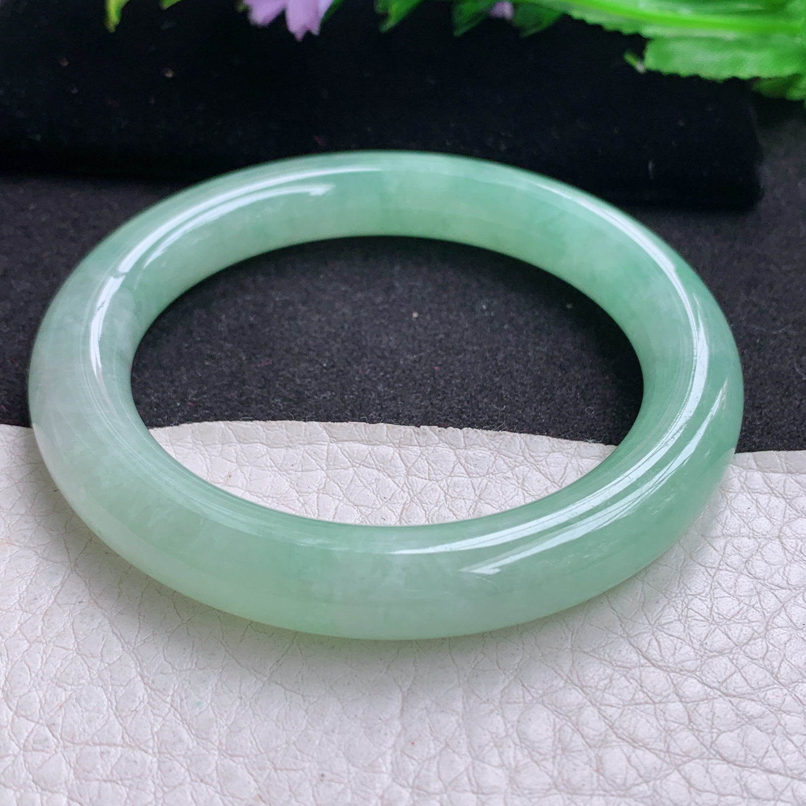 yw 实拍56.5*10.3美人镯 天然缅甸翡翠A货玉手镯冰甜绿圆条玉手环