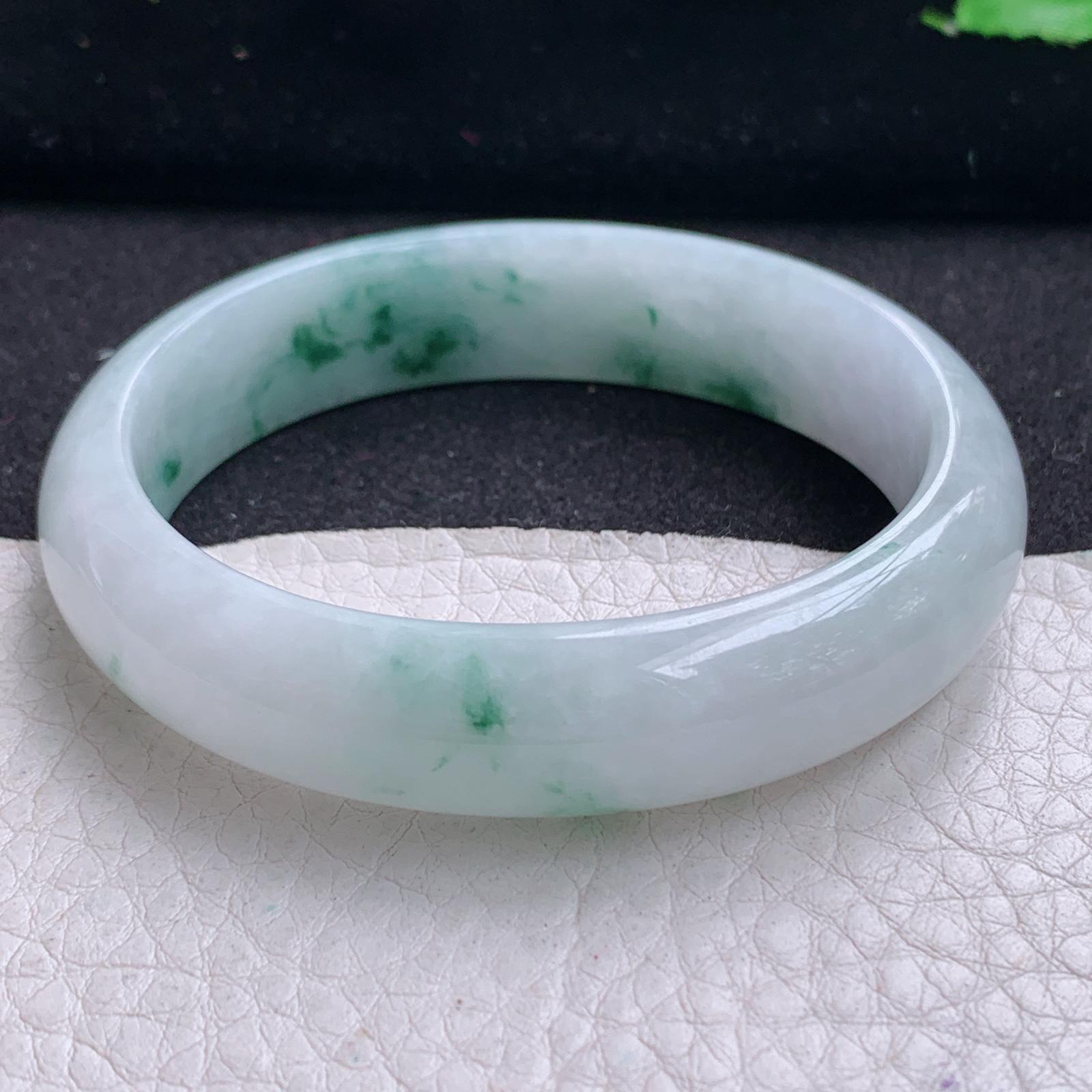 yw小圈口53.5*47.2*13.6*7贵妃镯 天然缅甸翡翠A货玉手镯胶感飘花蛋形玉手环