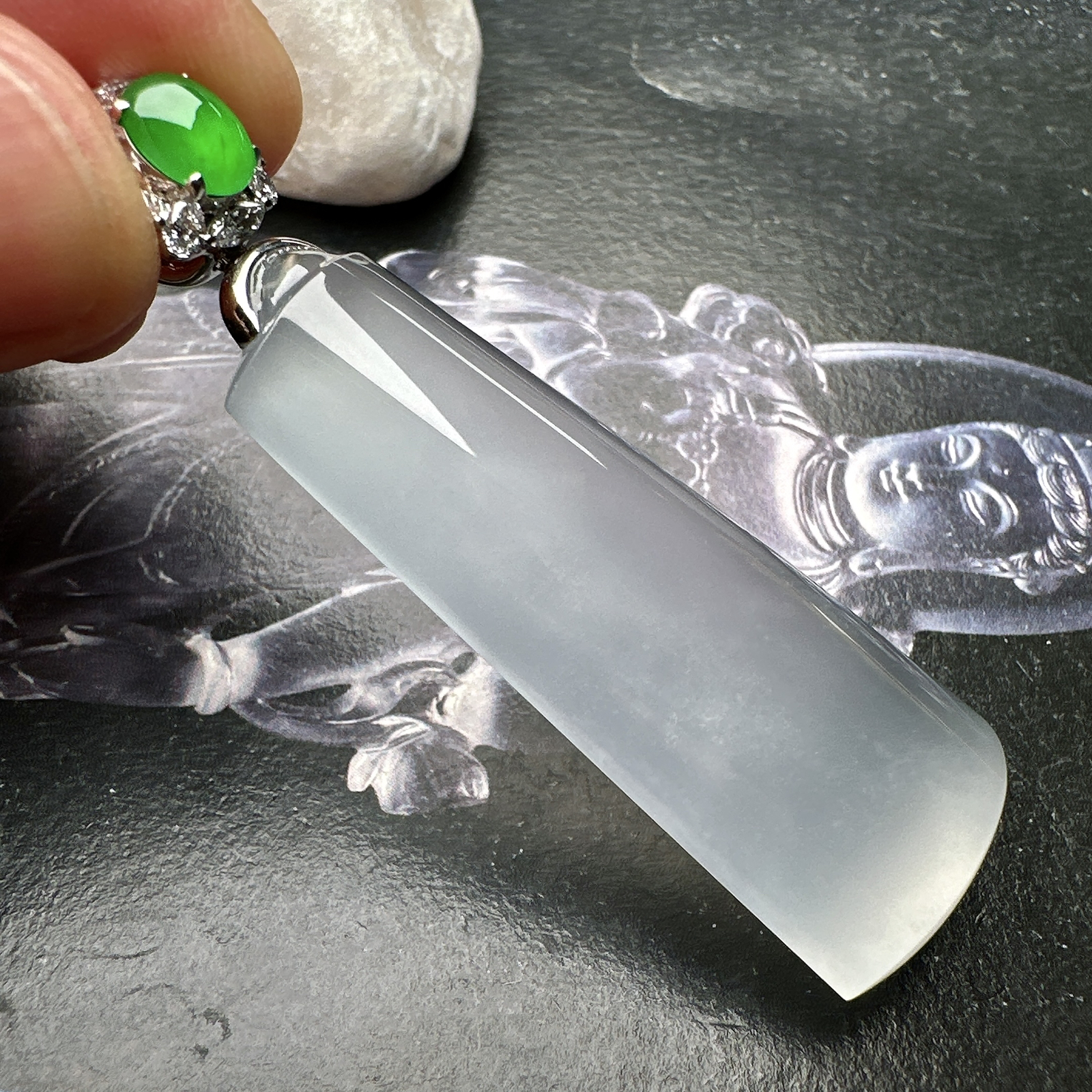 【冰种无事柱】精品，种水上乘，通透闪亮，晶莹剔透。18K金钻镶嵌，裸石尺寸50*20.7*9.6毫米