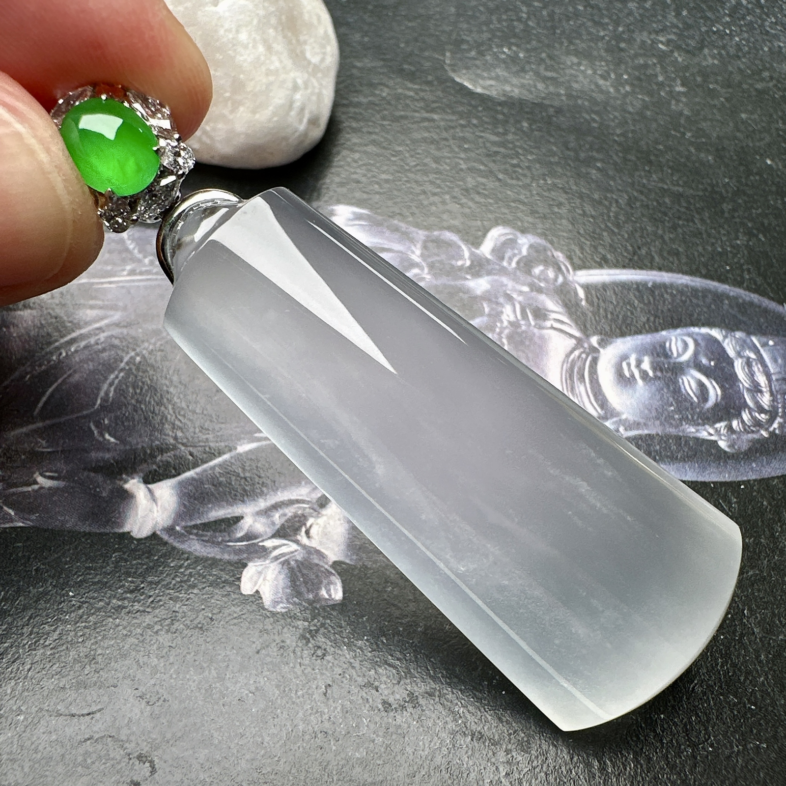 【冰种无事柱】精品，种水上乘，通透闪亮，晶莹剔透。18K金钻镶嵌，裸石尺寸50*20.7*9.6毫米