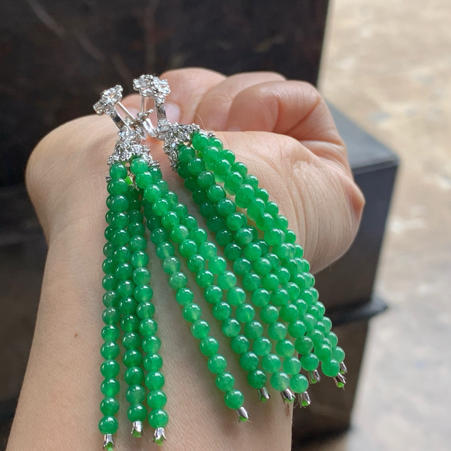 金钻镶嵌冰绿耳坠^_^颜色鲜艳