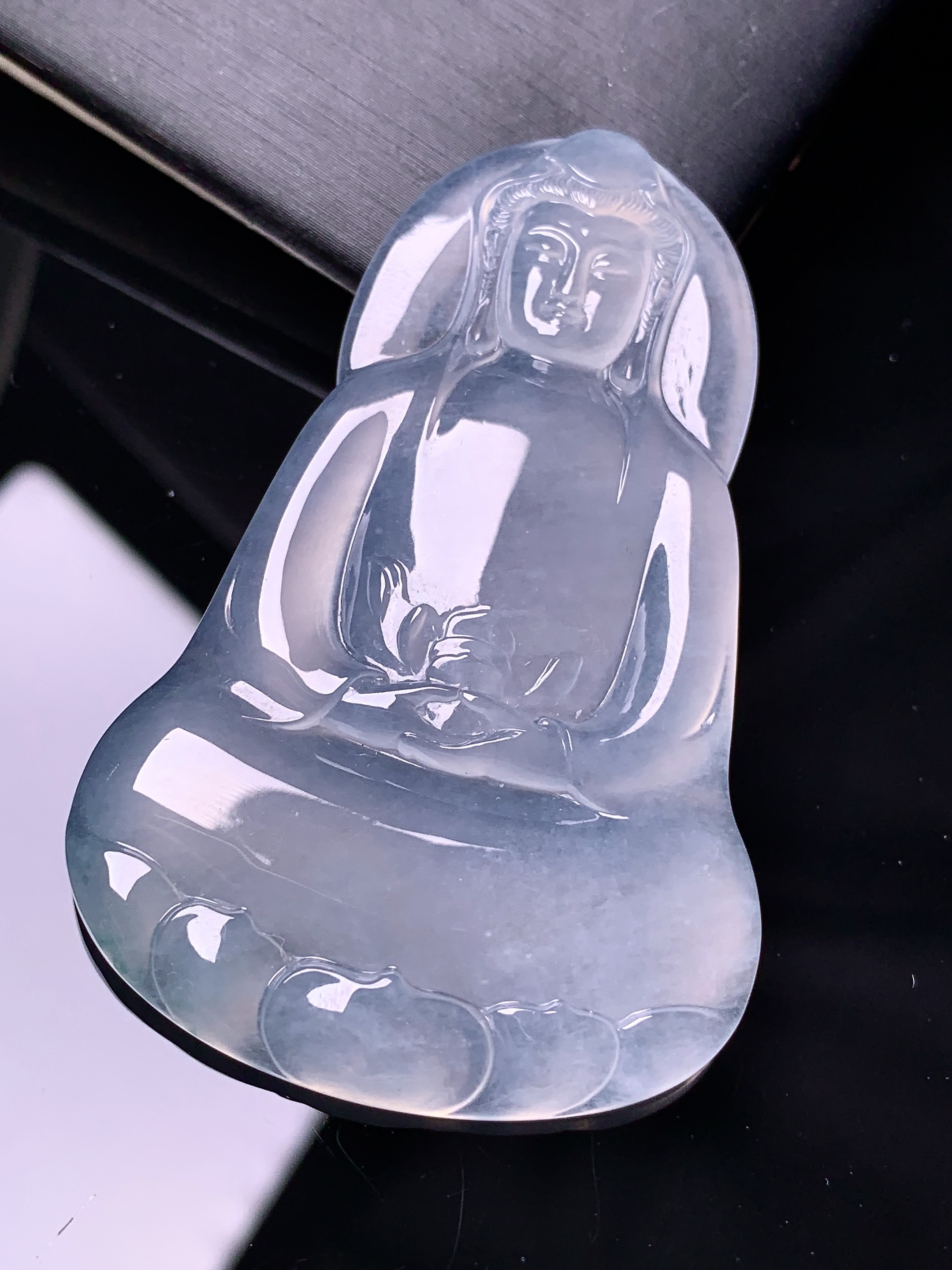 冰种素衣观音吊坠 玉质细腻 色泽艳丽清新 水润亮眼 整体尺寸57*37*4.8