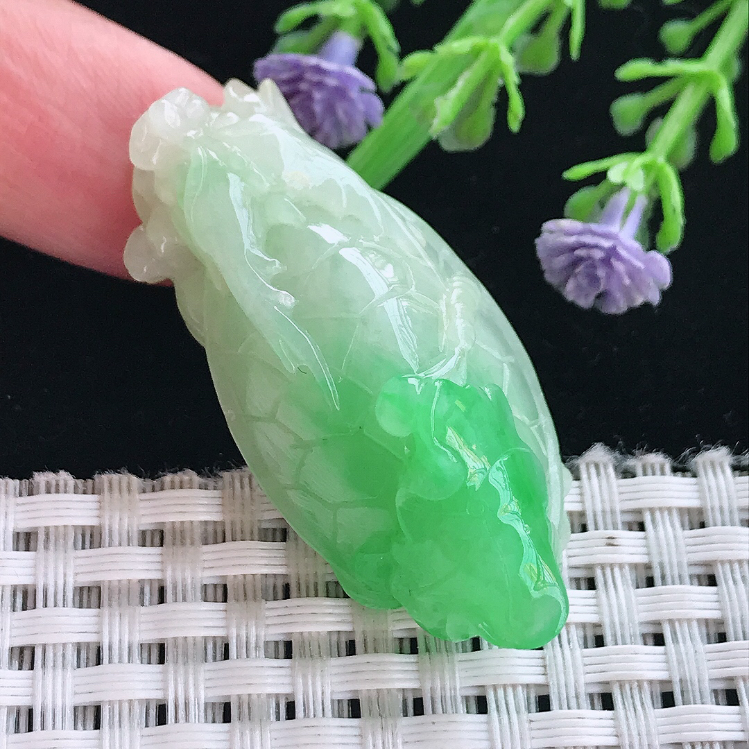 实拍A货翡翠43.5/20.6/16.3老坑精美温润飘阳绿龙头龟吊坠翡翠挂件