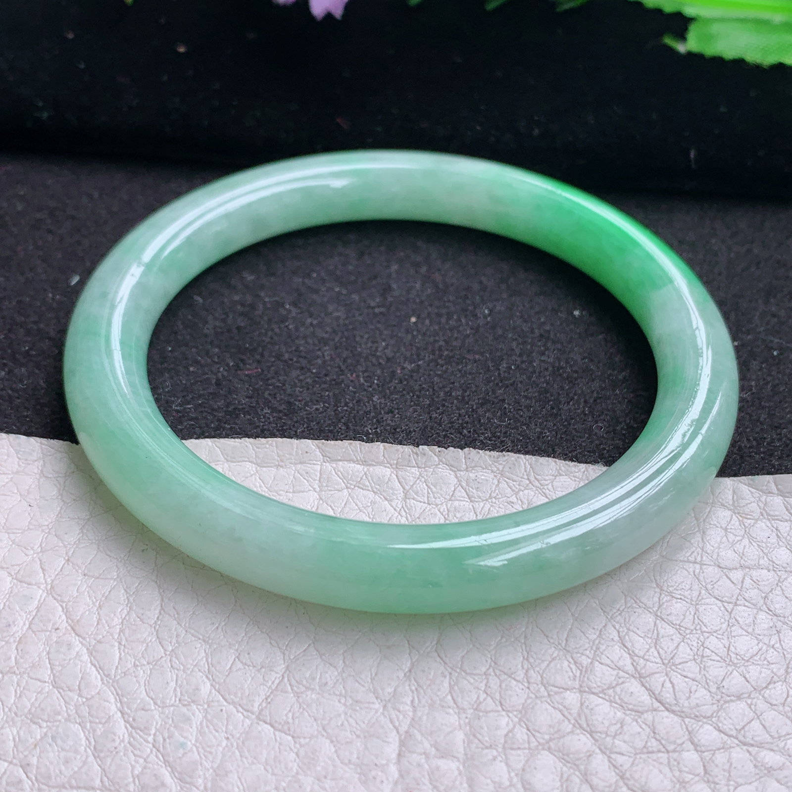 ay实拍54*7.7*8美人镯 天然缅甸翡翠A货玉手镯飘阳绿圆你条玉手环