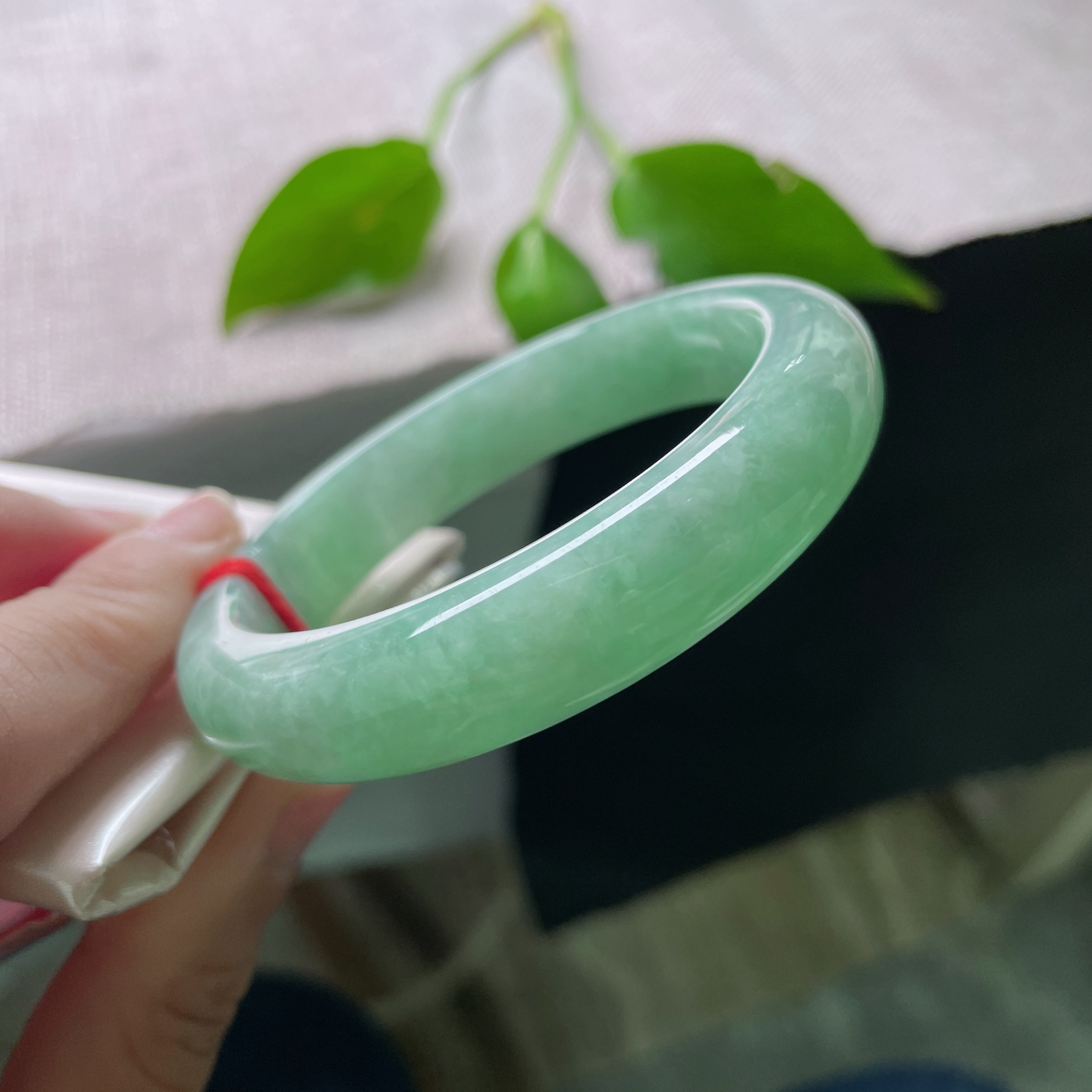 尺寸：54.9/12.6/8.3绿底正圈，水润细腻，清雅高级，侧纹～